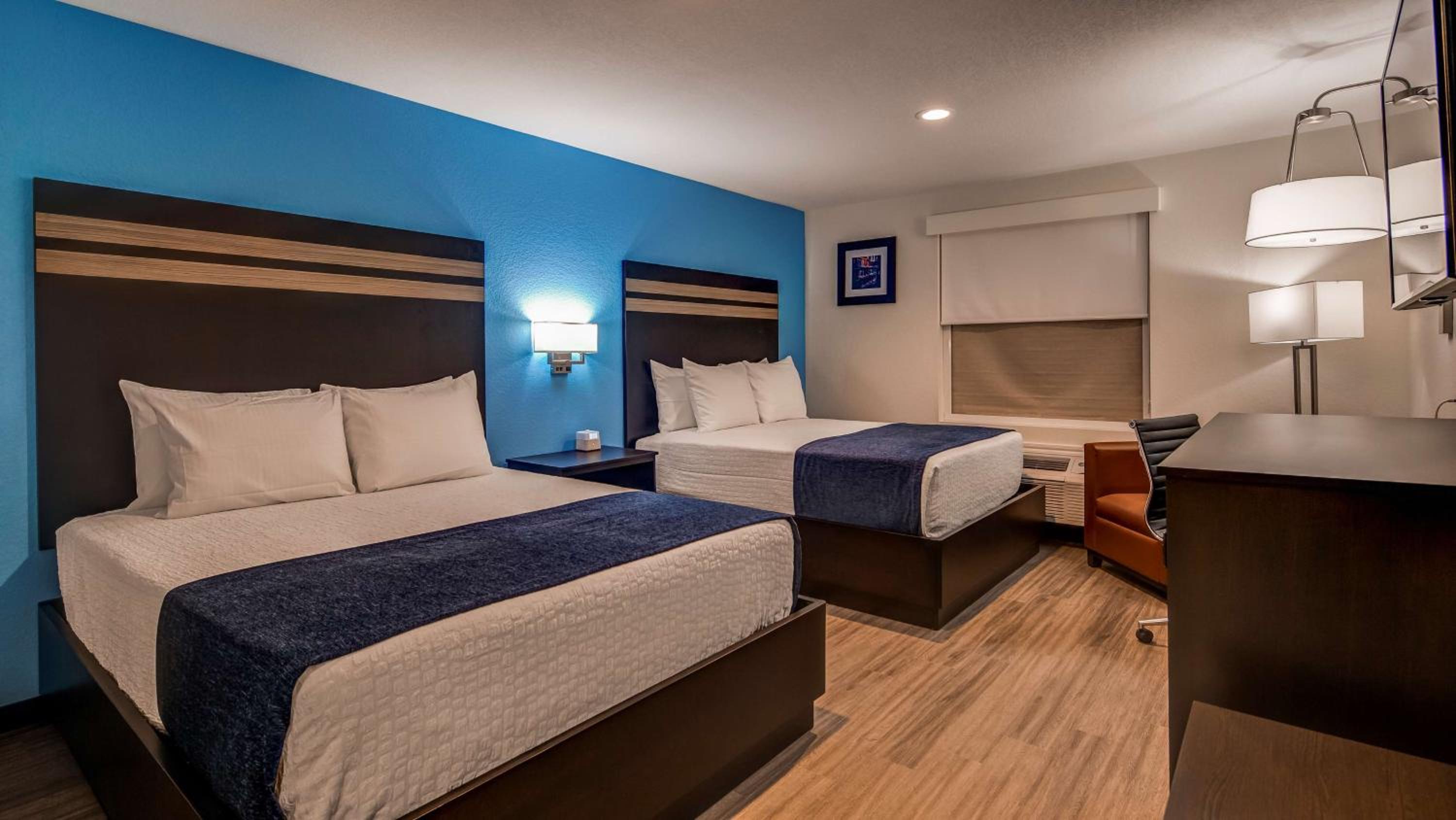 Queen Room with Two Queen Beds - Photo 1