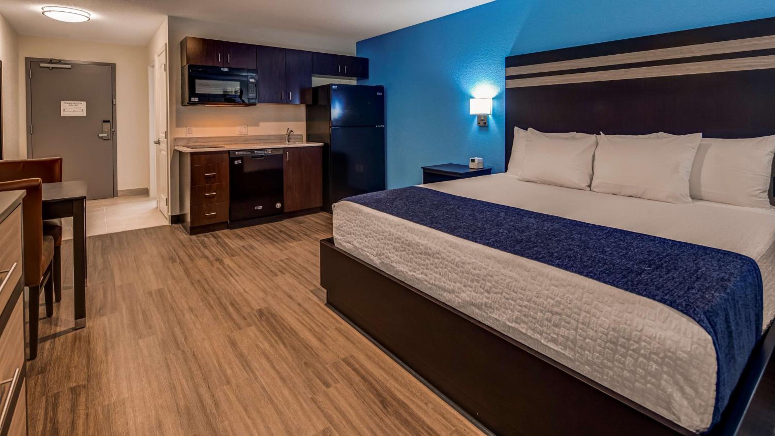 King Rom with Kitchenette - Photo 3