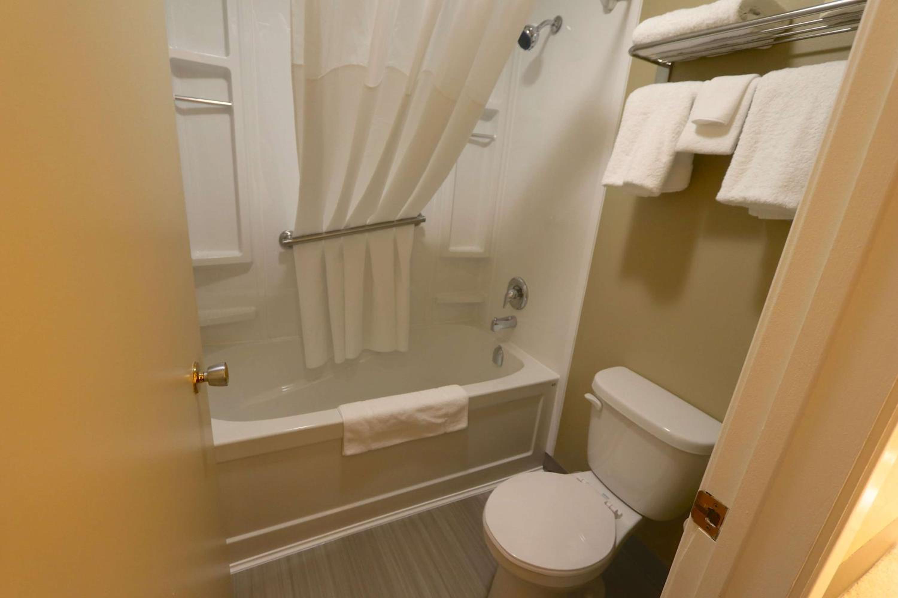 King Room - Non-Smoking - Photo 1