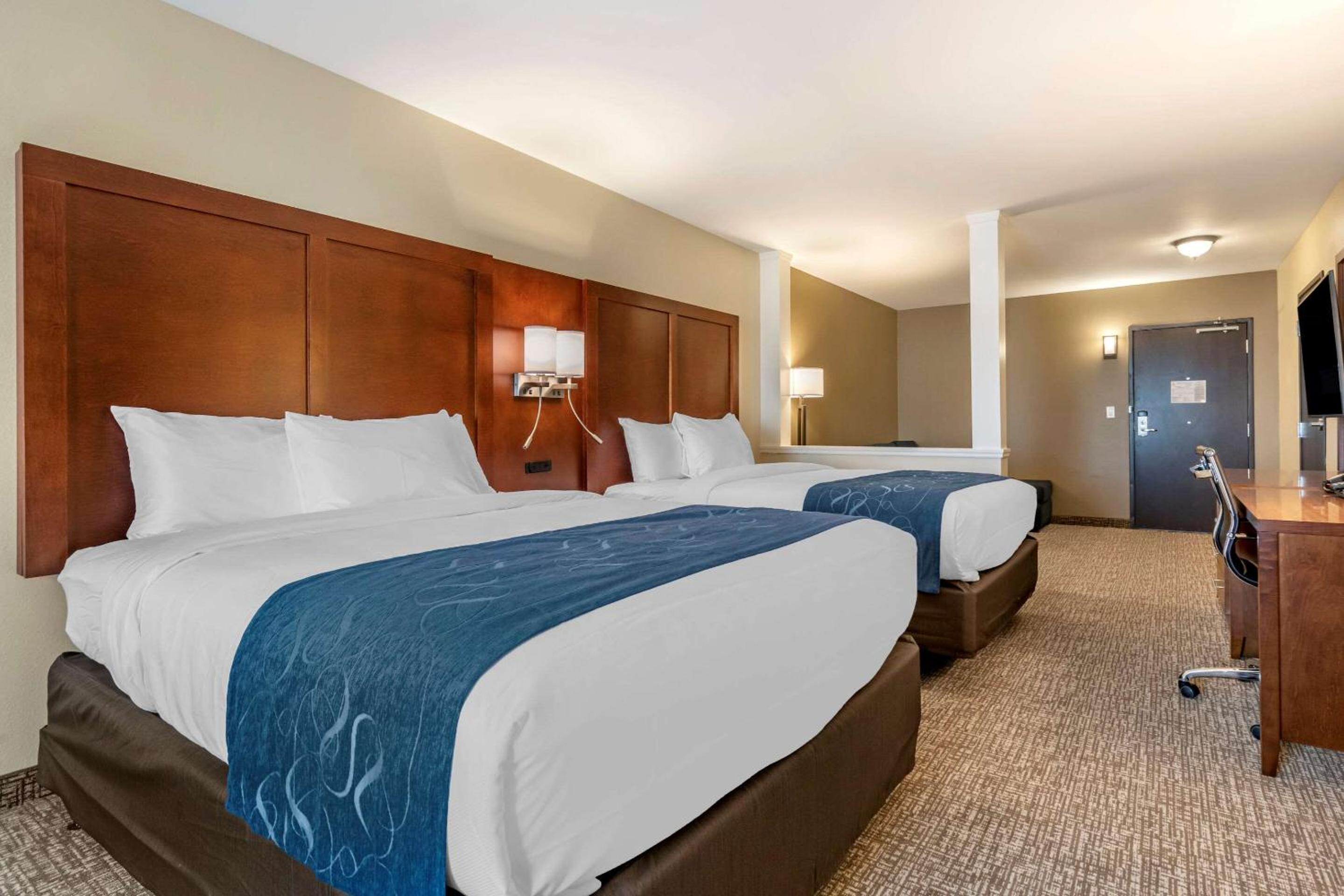 Accessible Suite 2 Queen Beds Non Smoking - Photo 4