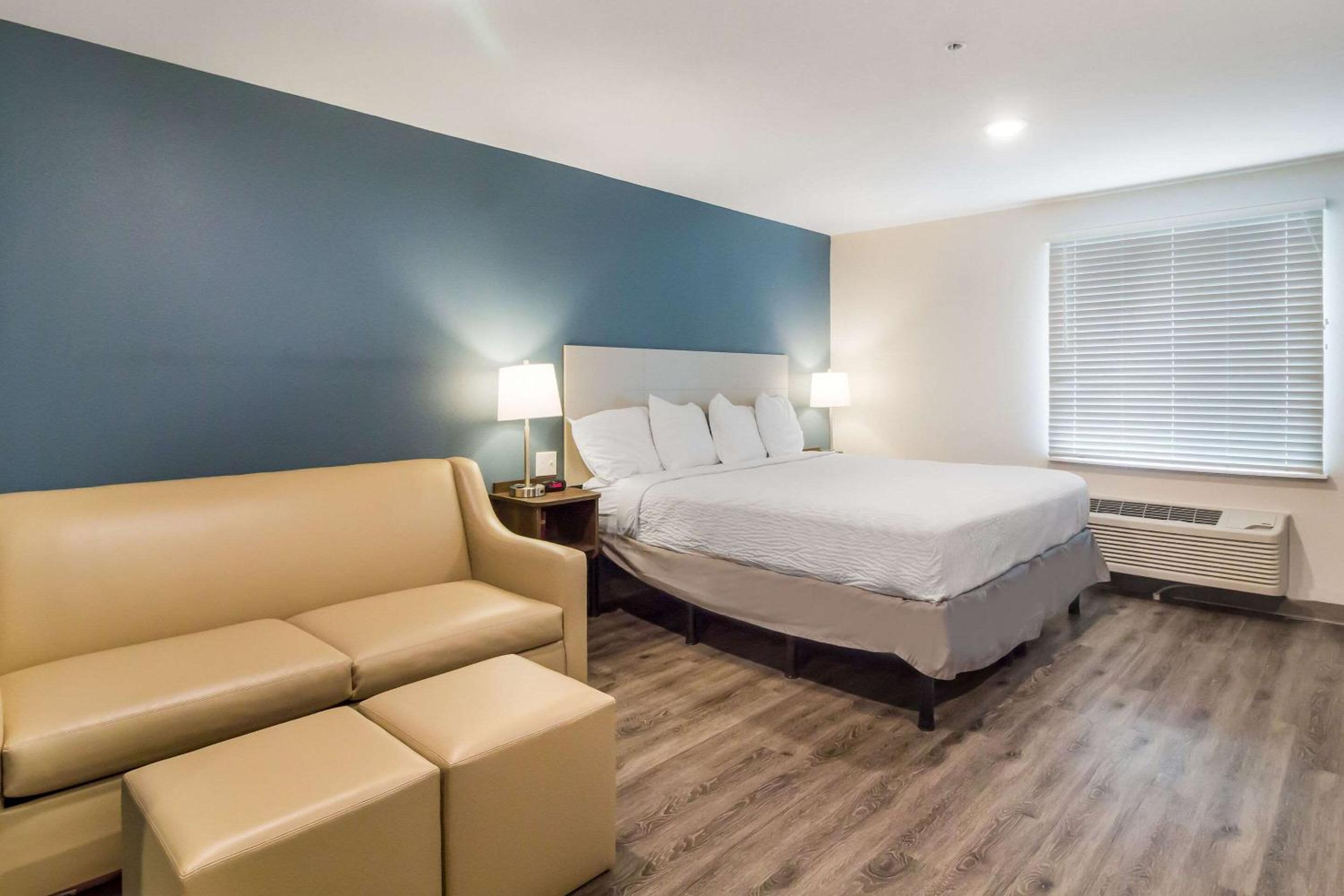 Standard King Room - Non-Smoking  photo 1