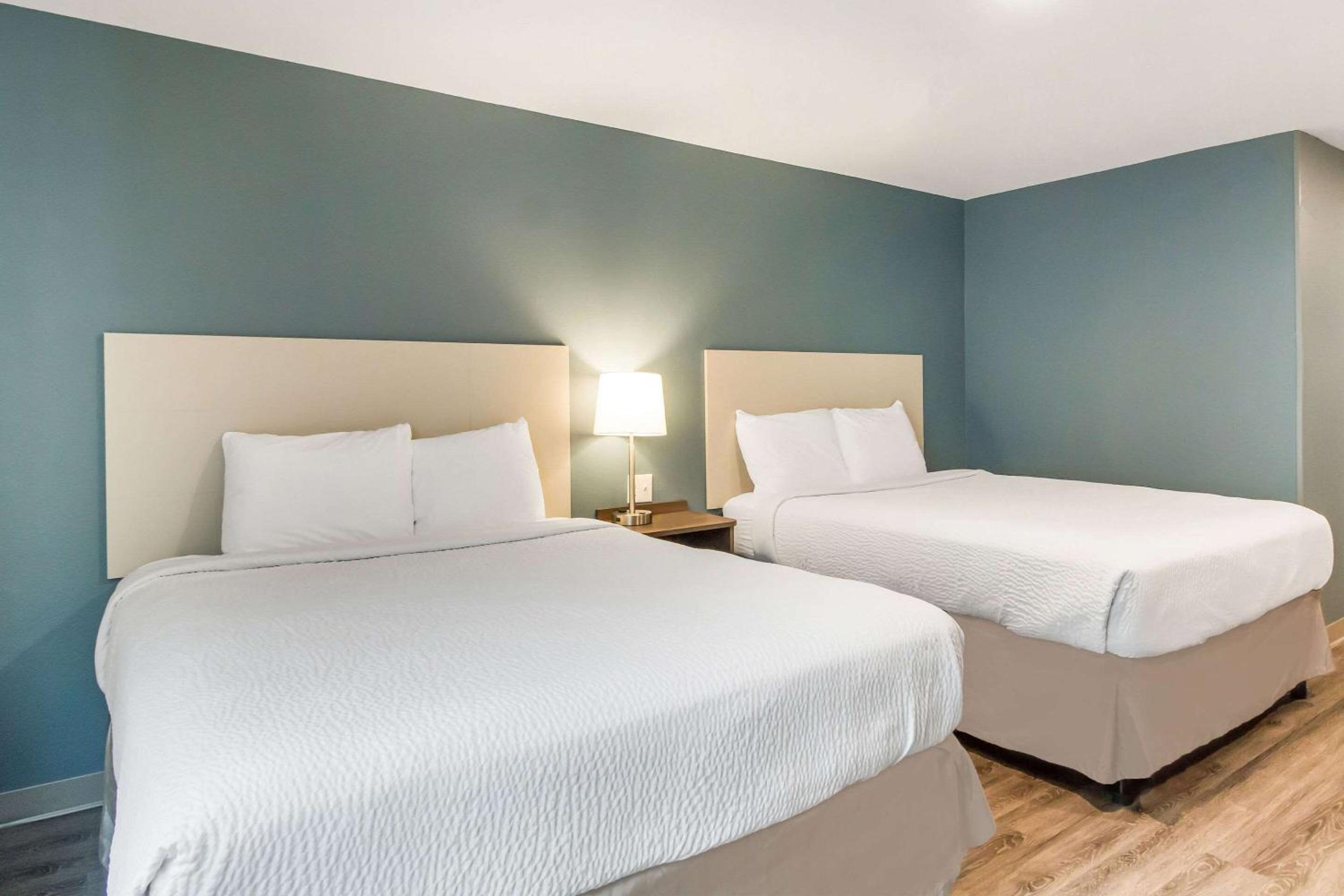 Queen Room with Two Queen Beds - Accessible/Non-Smoking  photo 2