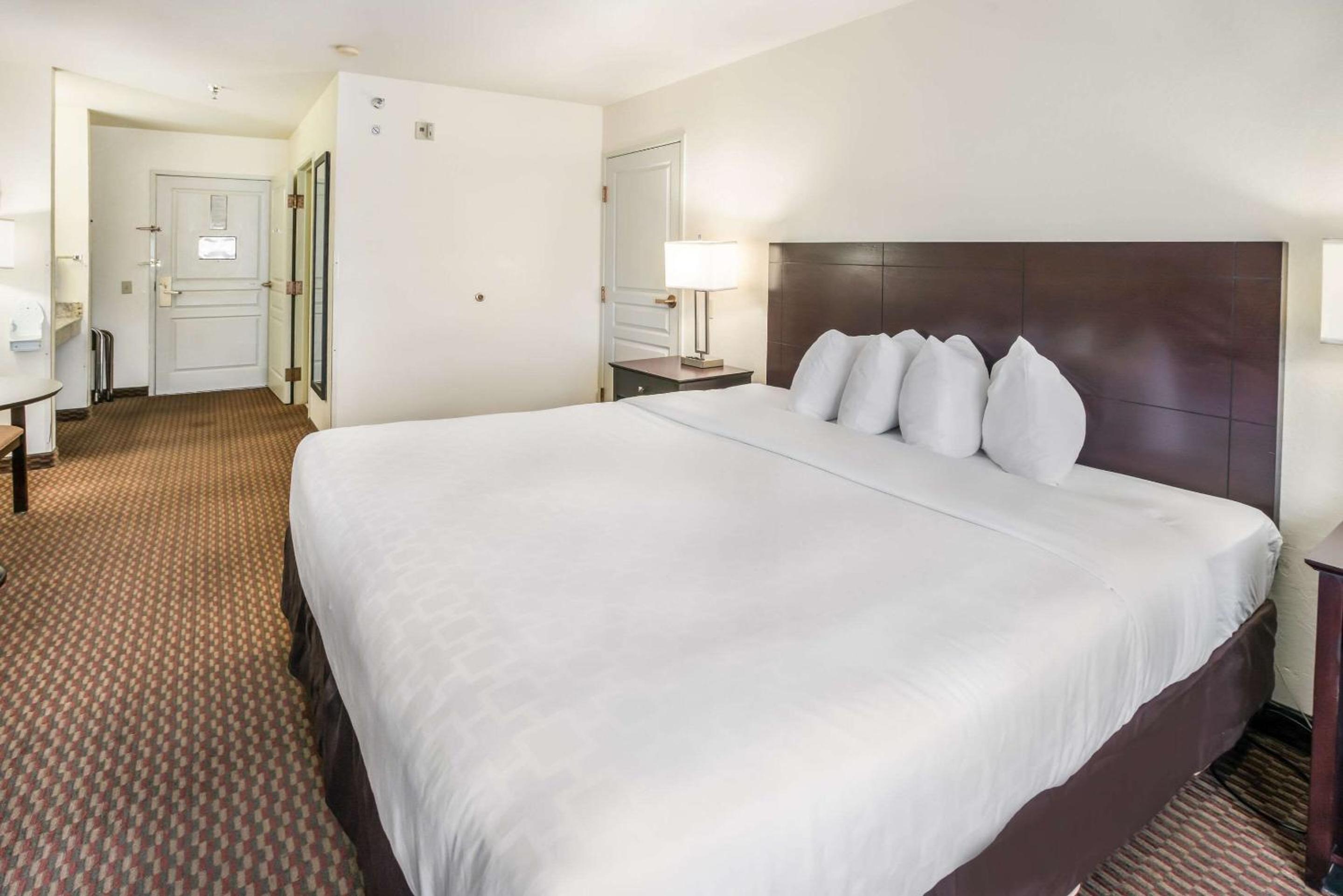 King Room - Disability Access/Non-Smoking - Photo 2