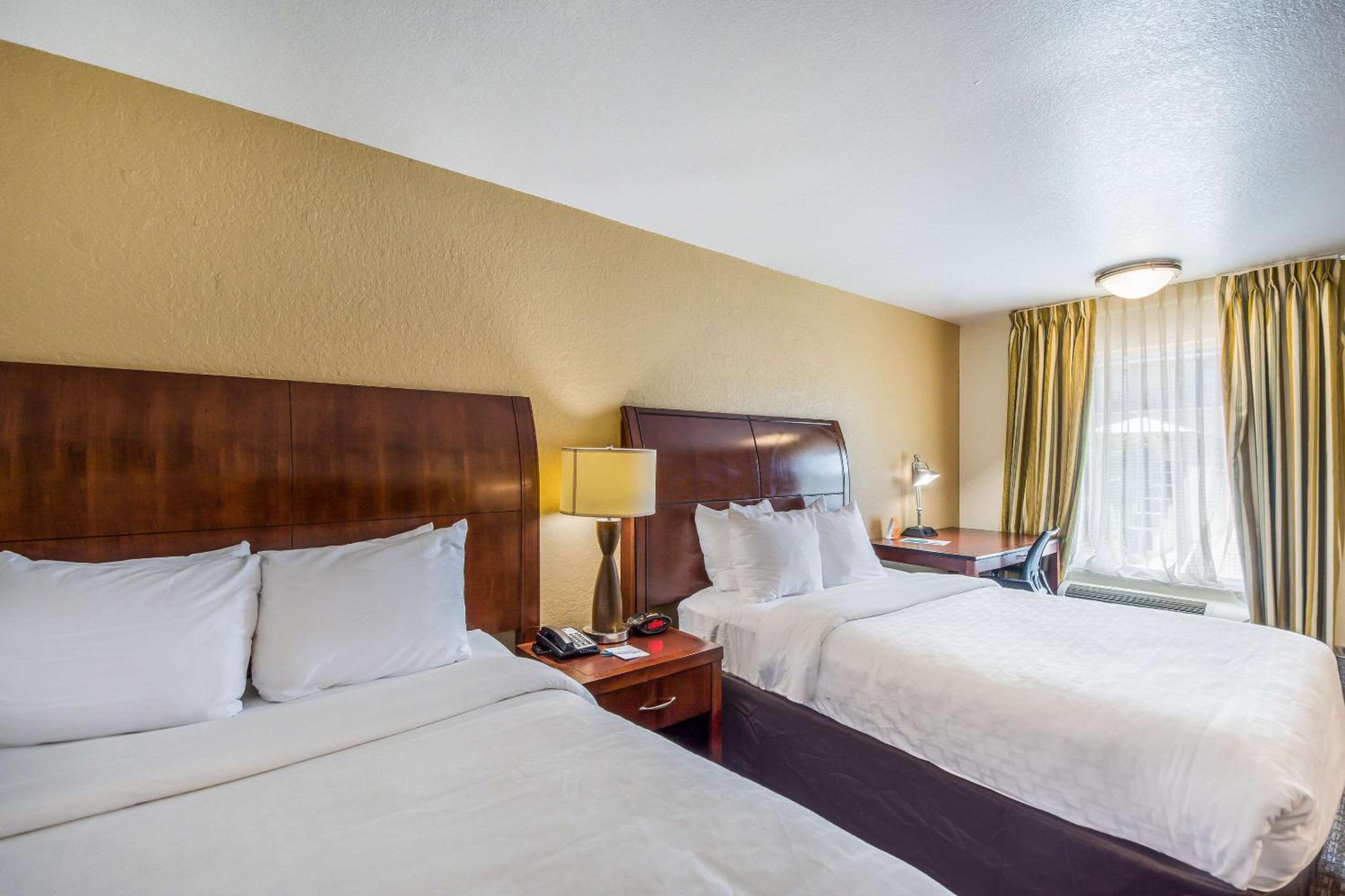 Double Room with Two Double Beds - Non-Smoking - Photo 1