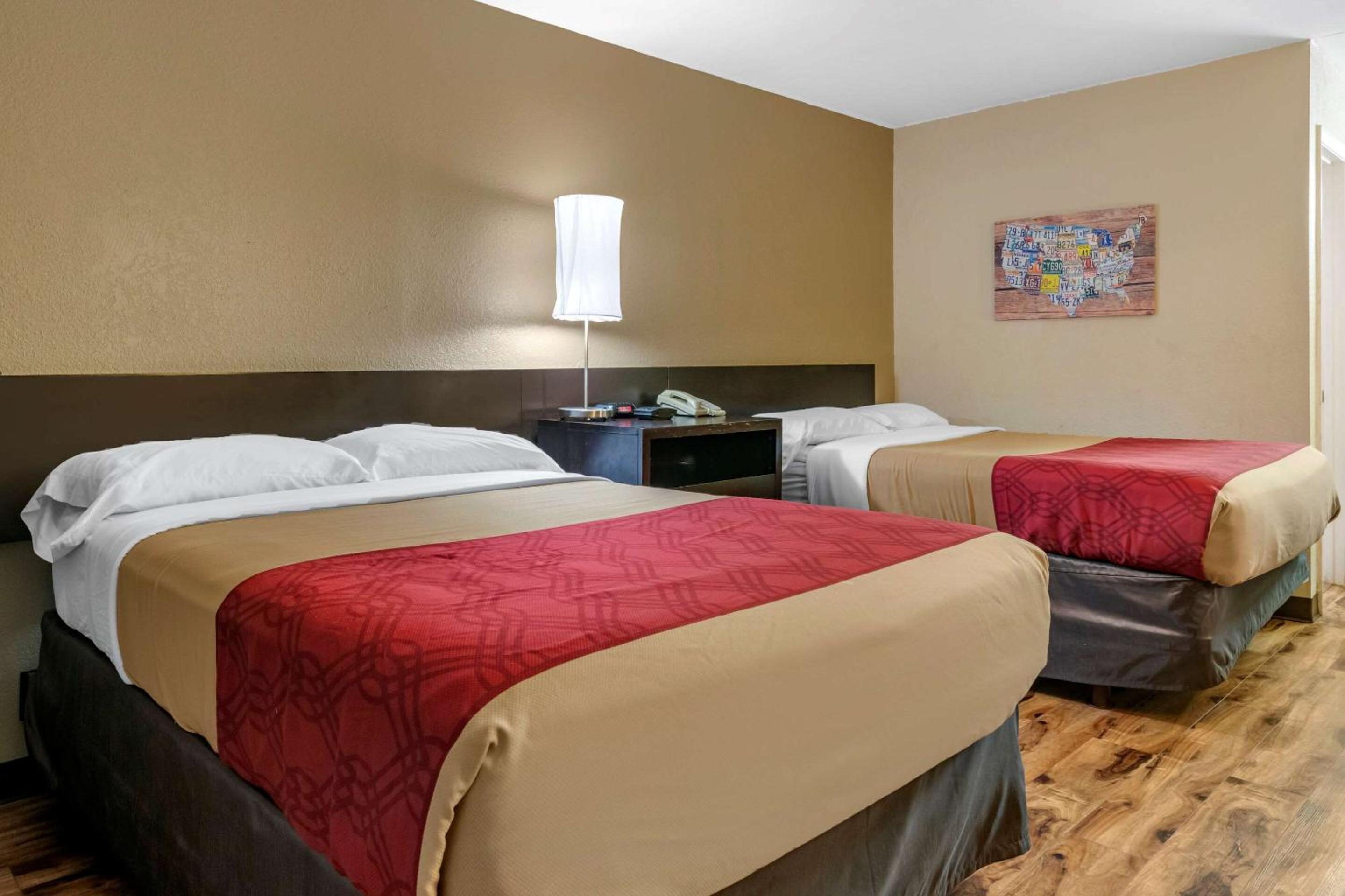 Double Room with Two Double Beds - Non-Smoking - Photo 1