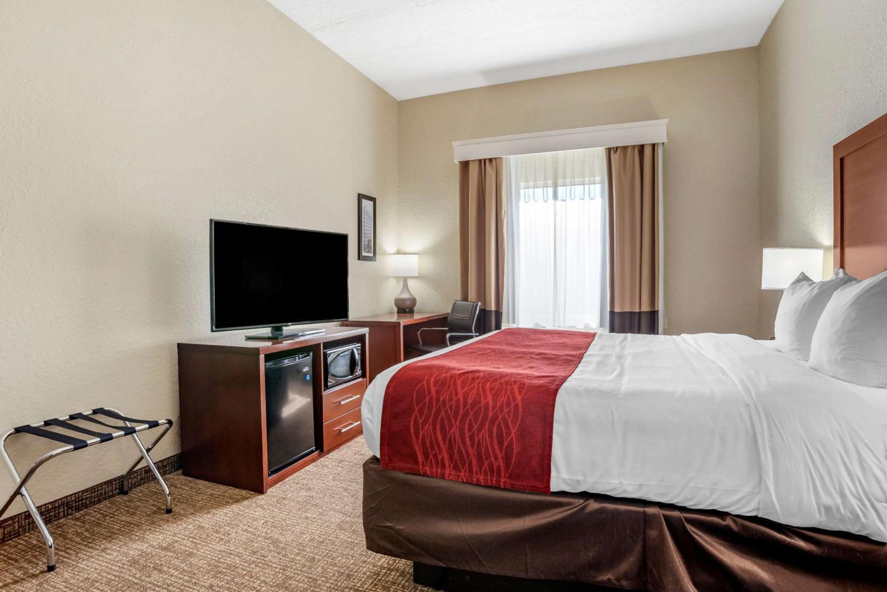 King Room - Accessible/Non-Smoking - Photo 1