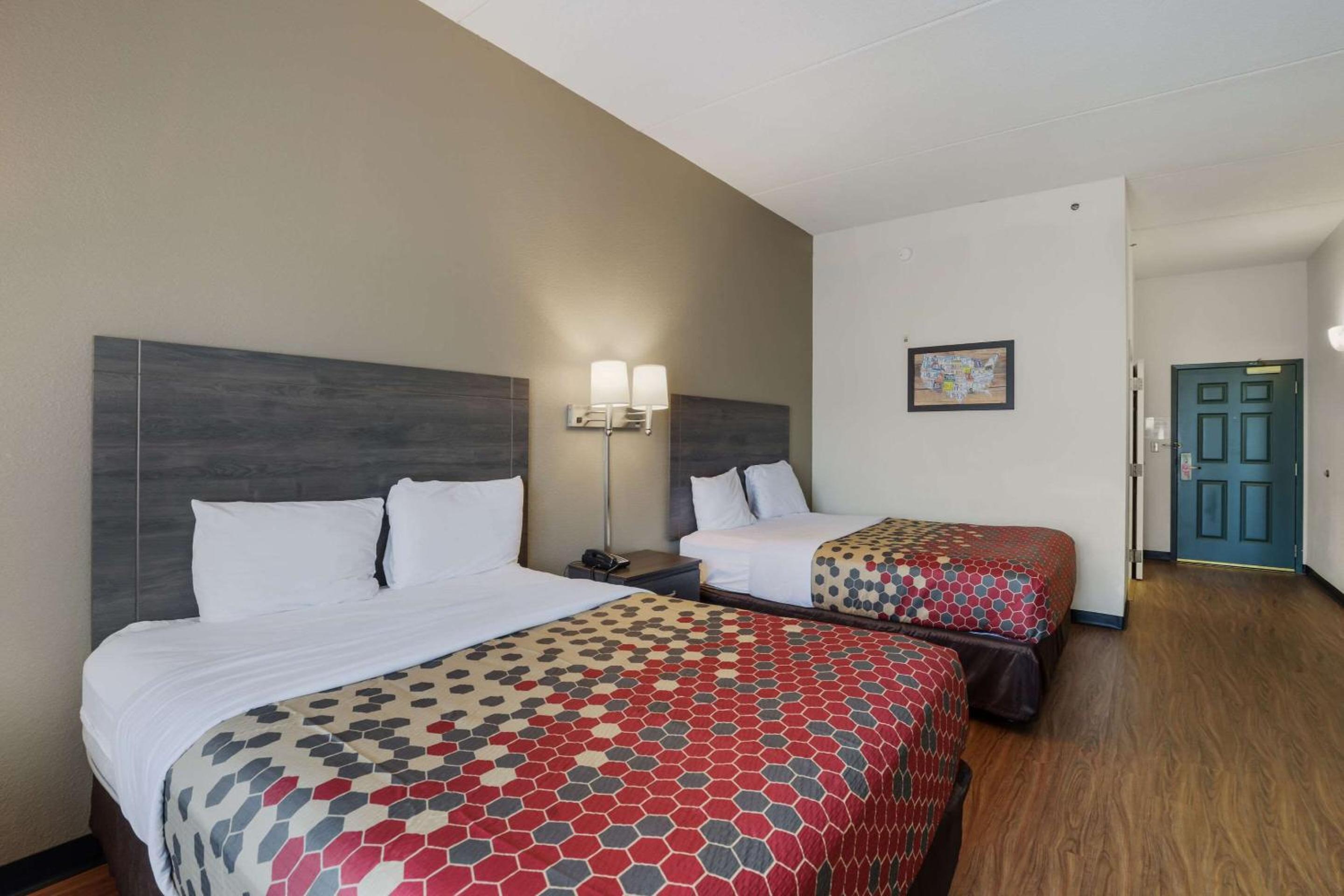 Queen Room with Two Queen Beds (Accessible) photo 3