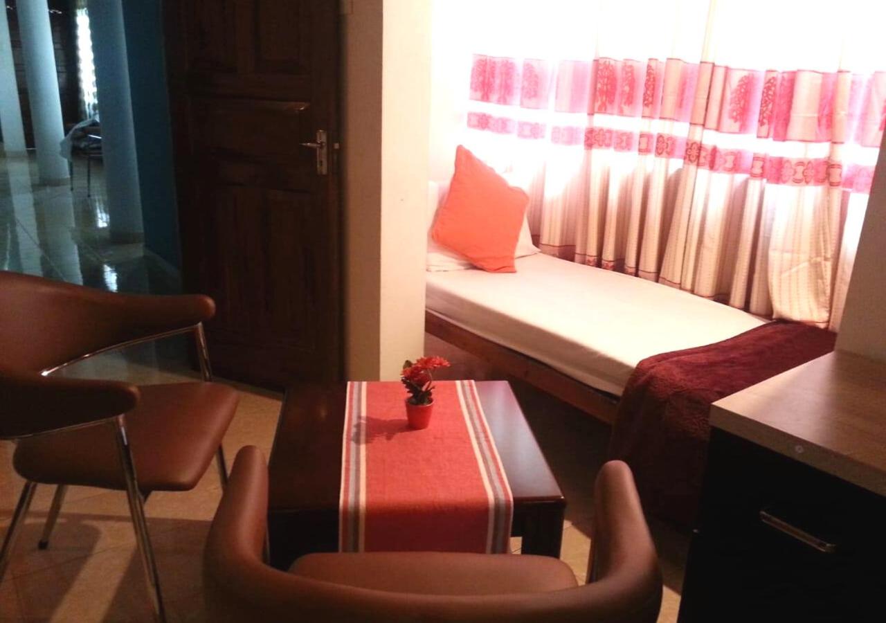 Deluxe Double Room with Extra Bed photo 3