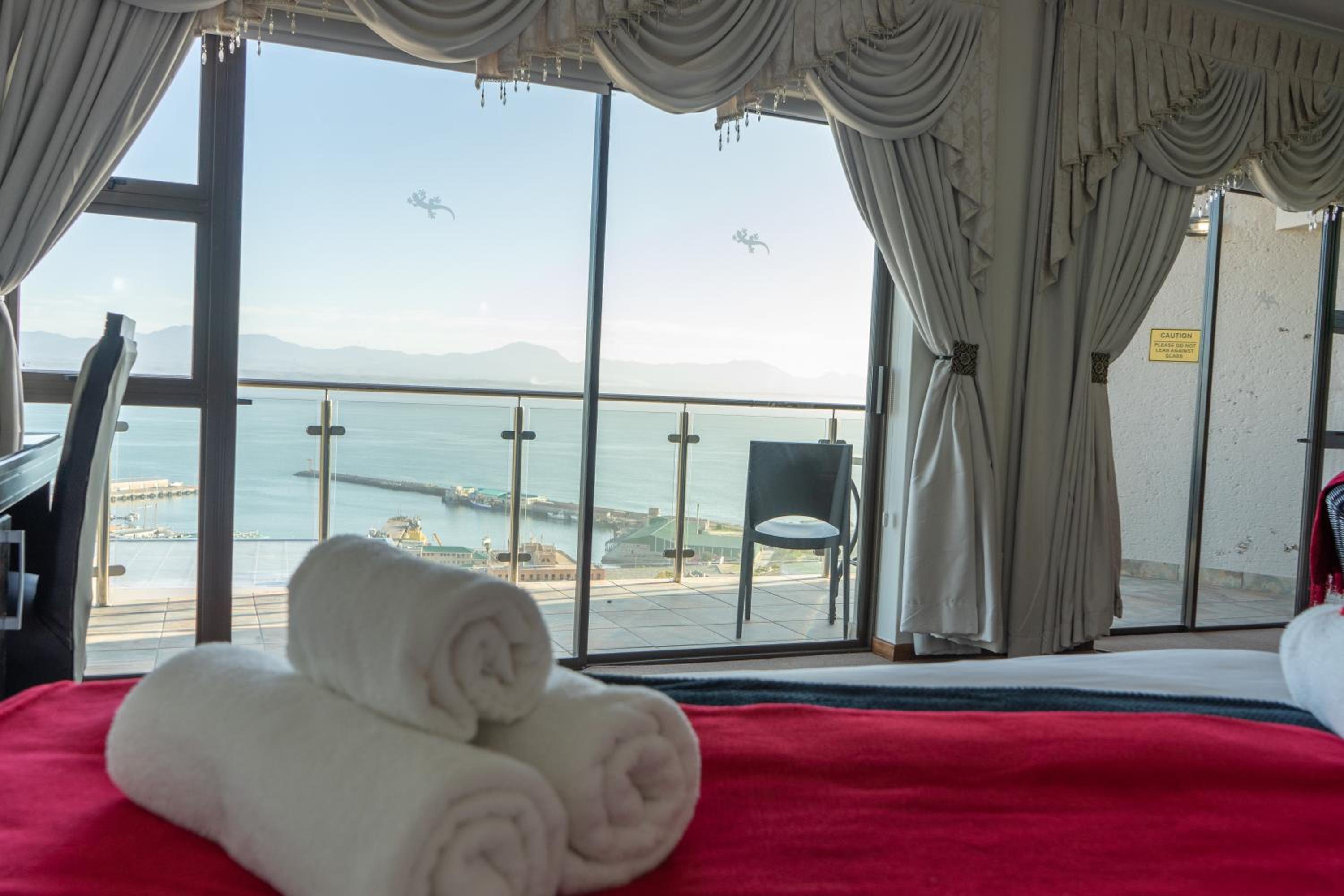 Penthouse Suite - Photo 3