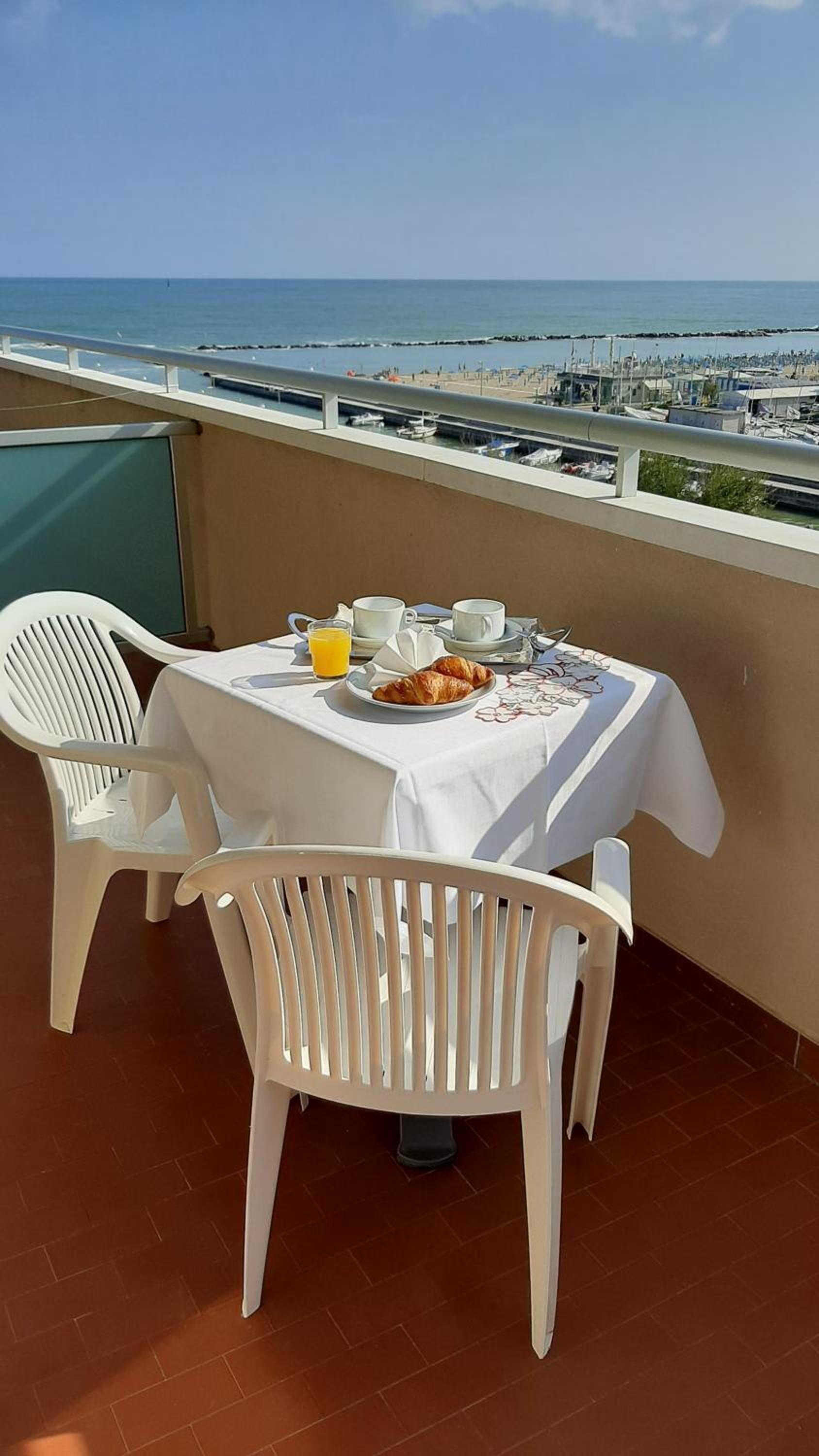 Quadruple Room with Balcony photo 3