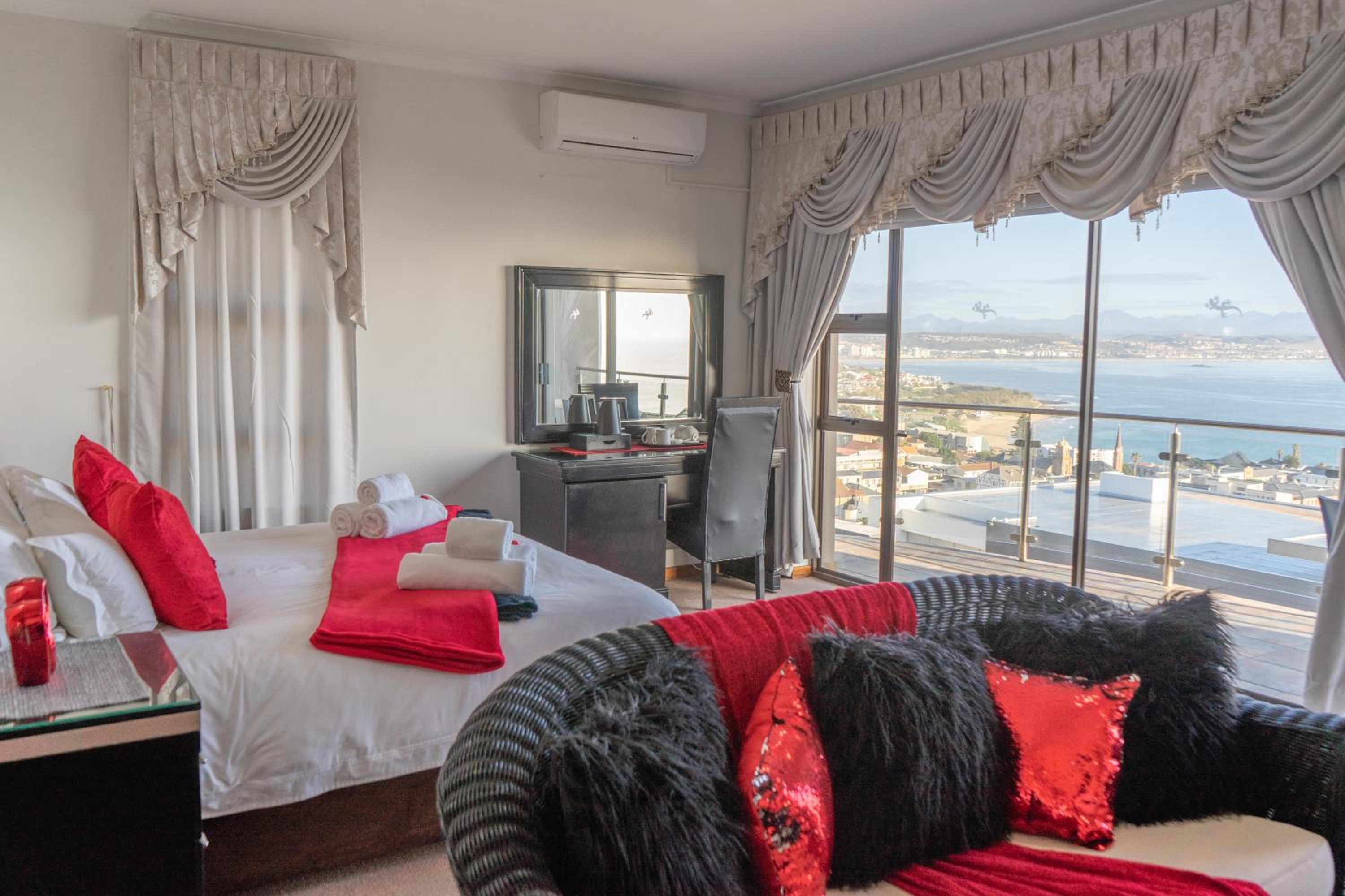 Penthouse Suite - Photo 6