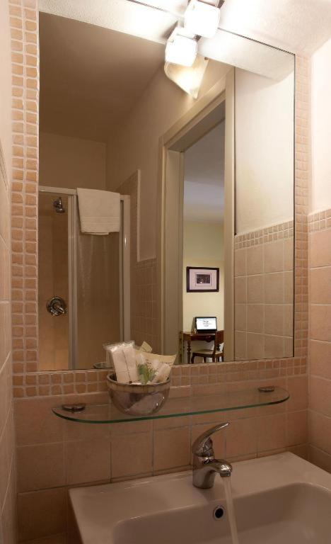 Quadruple Room - Photo 5