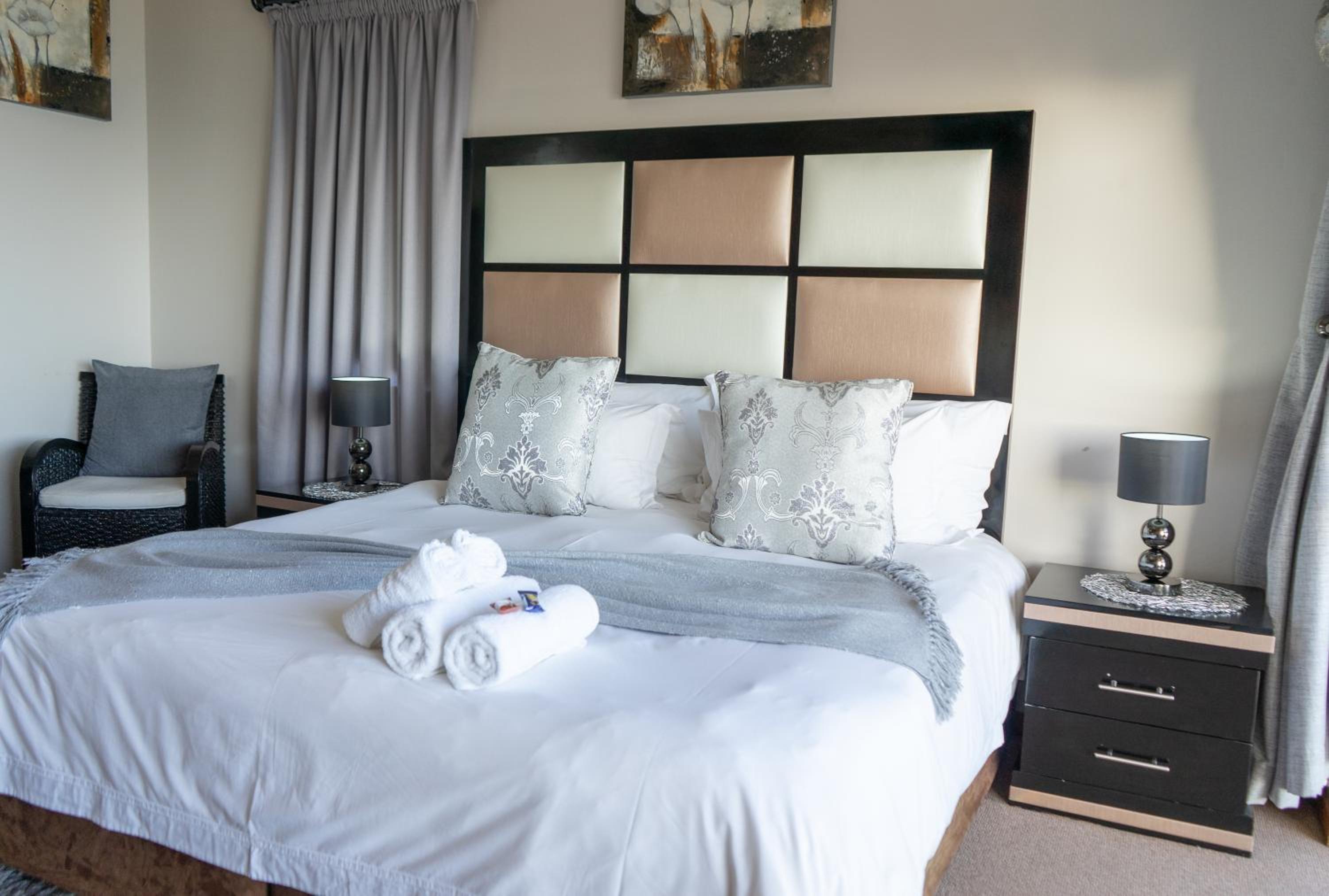 Luxury Room - Photo 5