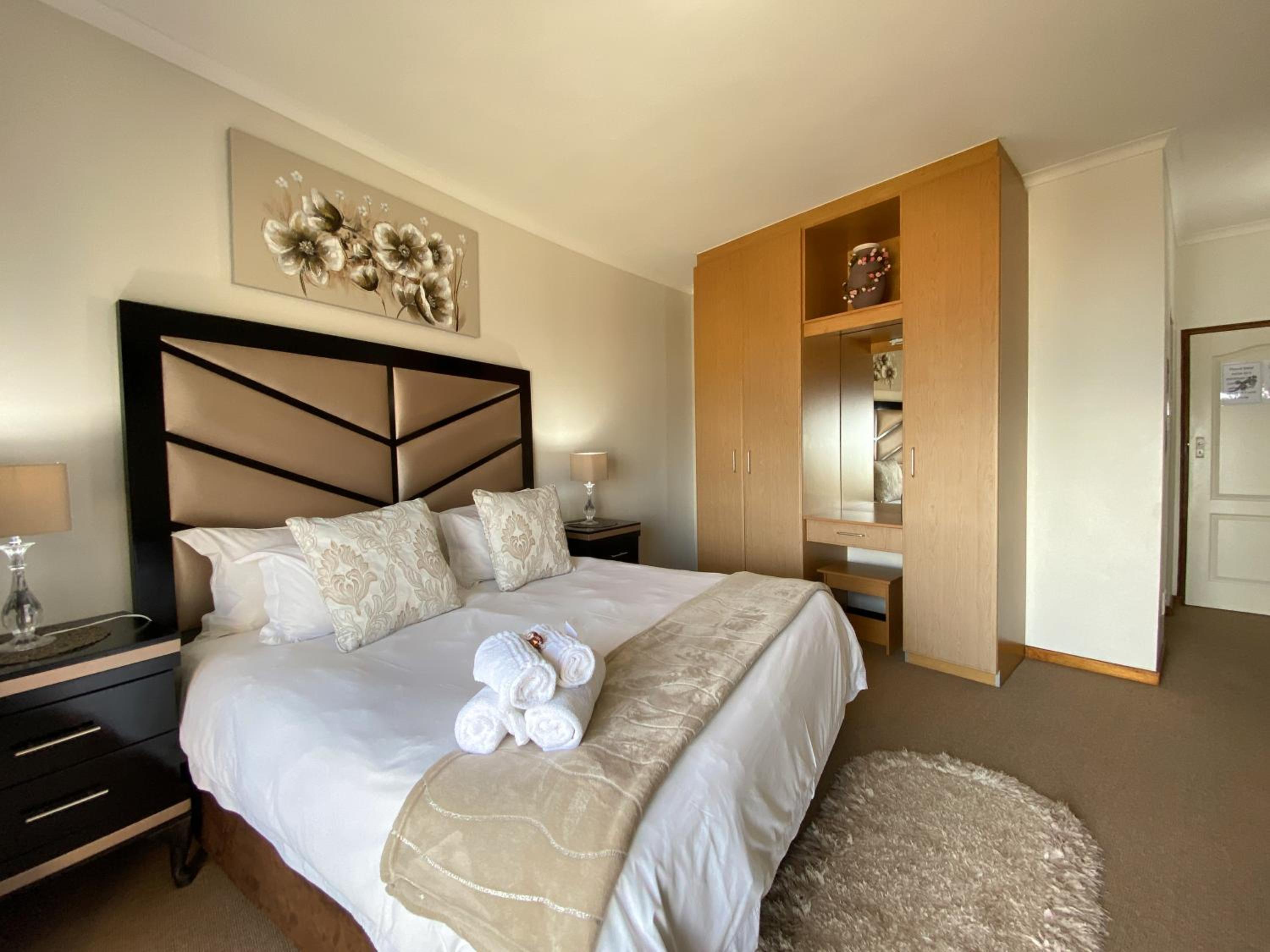 Luxury Room - Photo 11