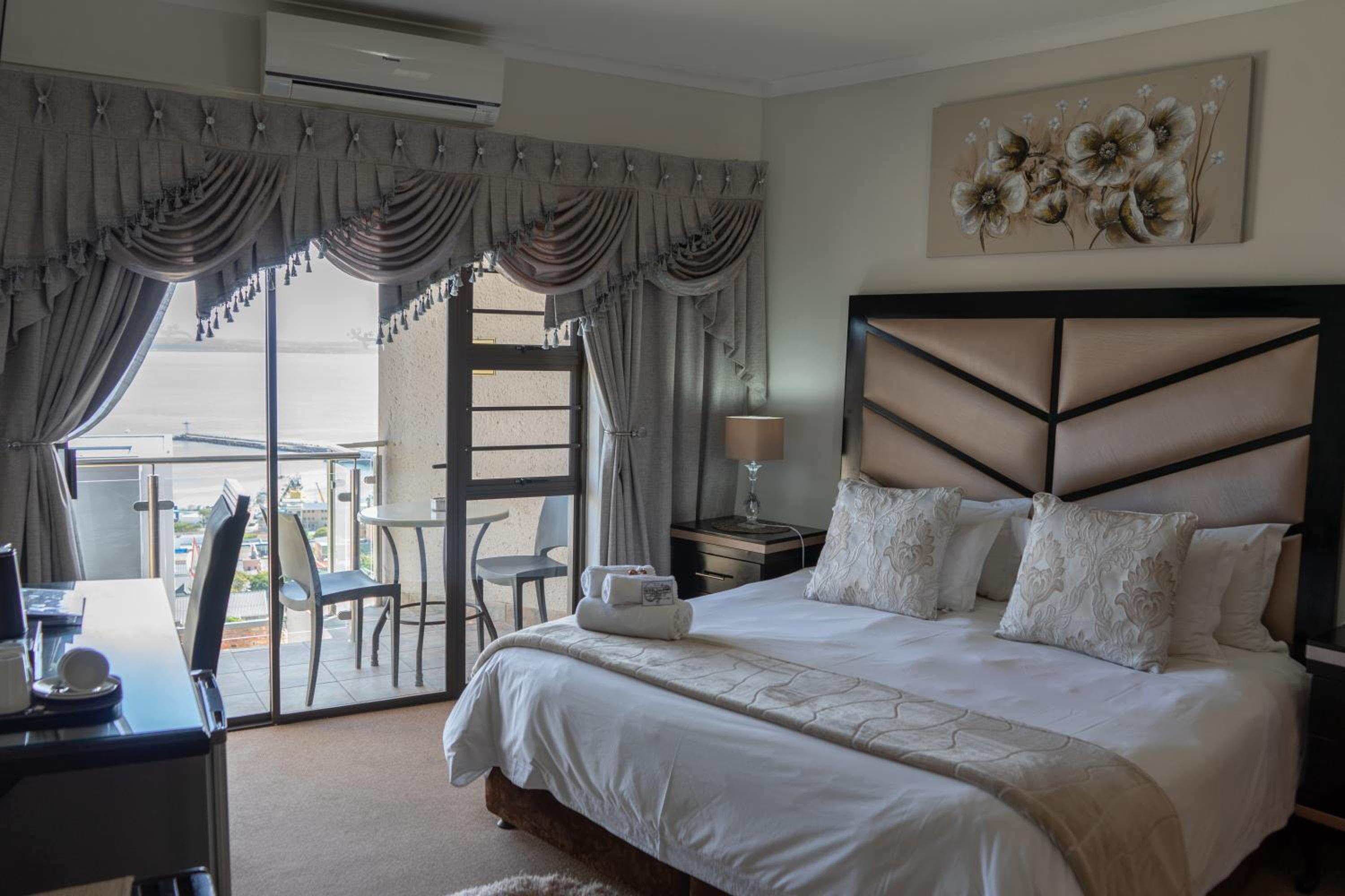 Luxury Room - Photo 14