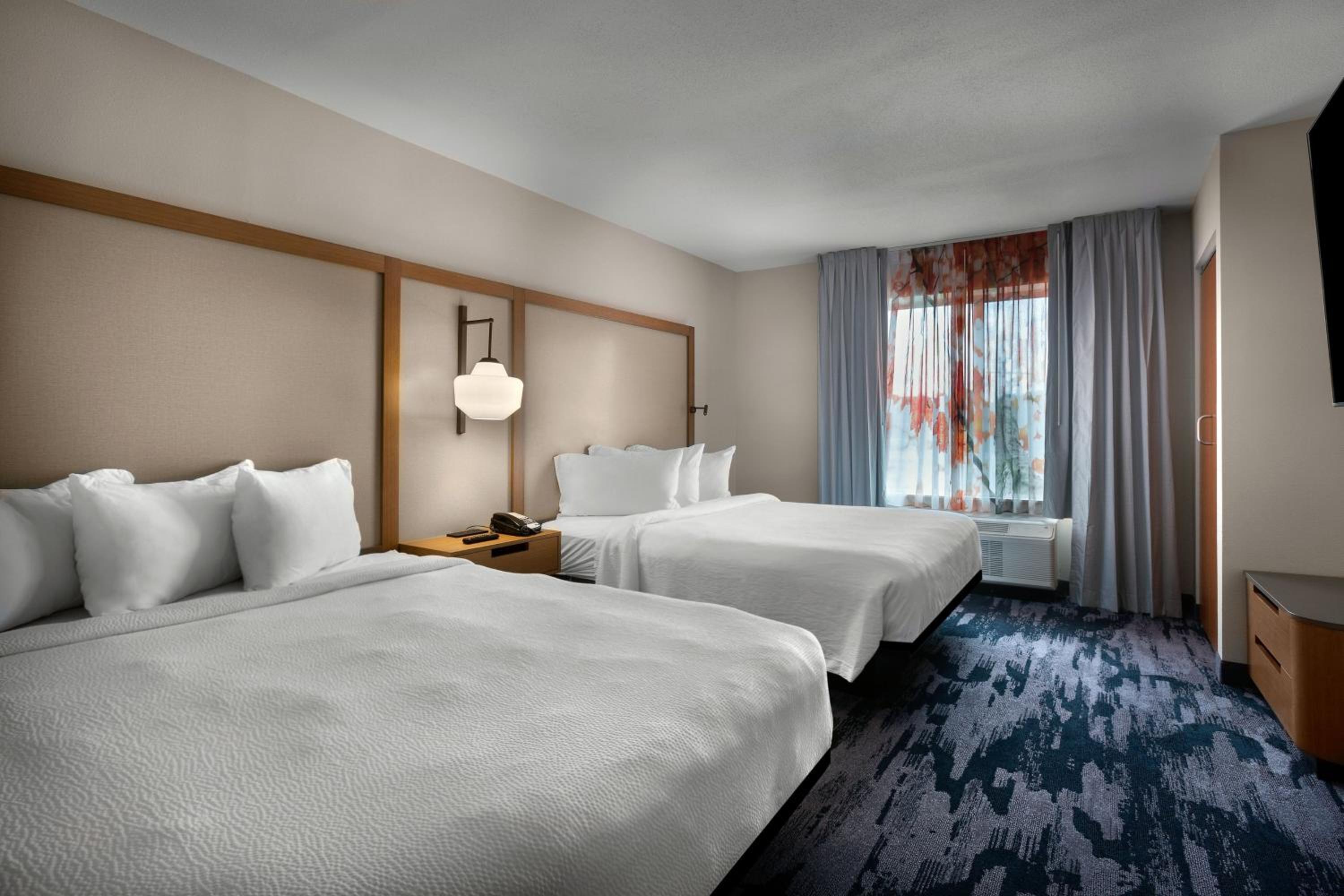 One-Bedroom Queen Suite with Two Queen Beds and Sofa Bed