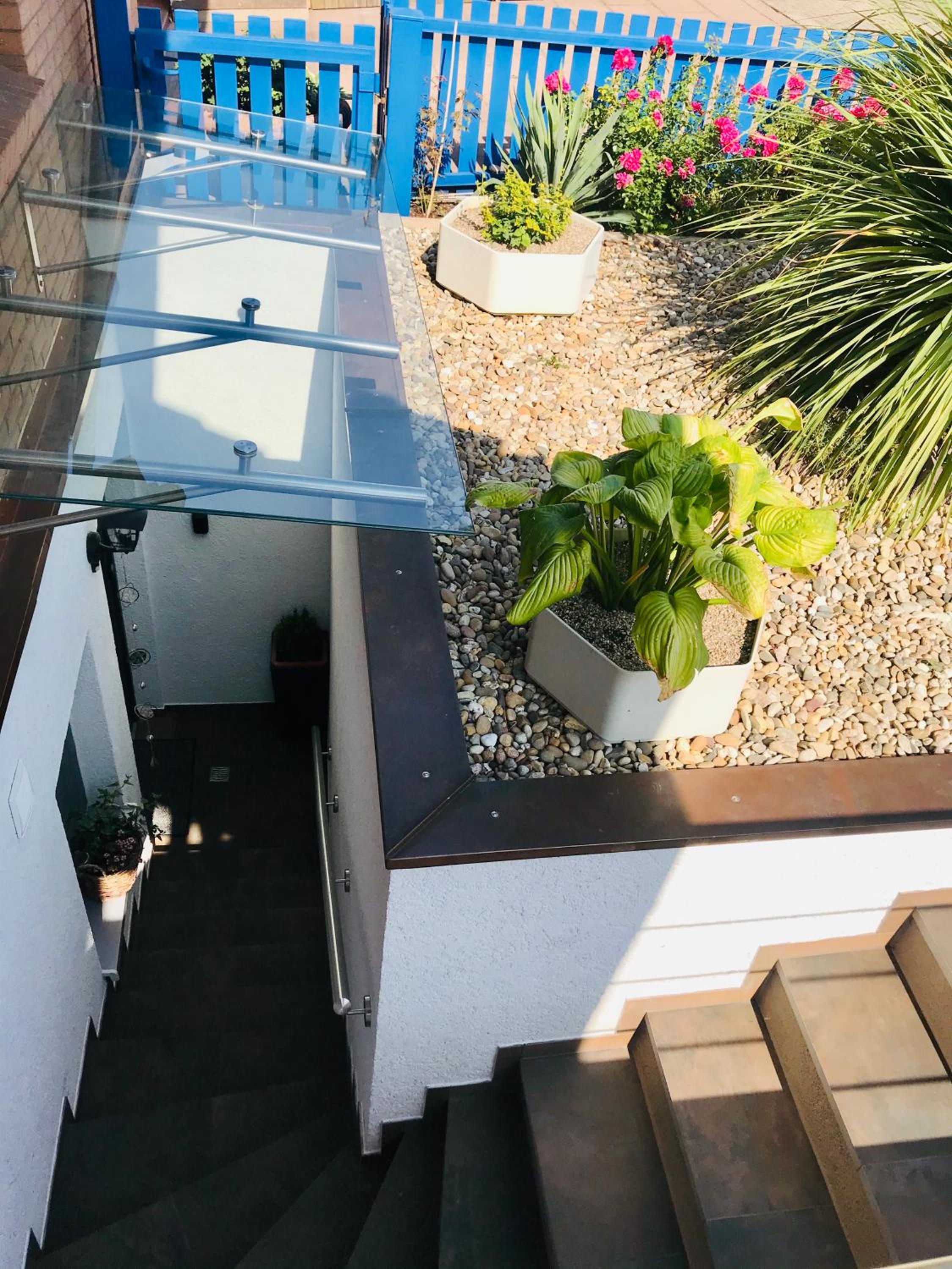 Apartment with Terrace - Photo 2