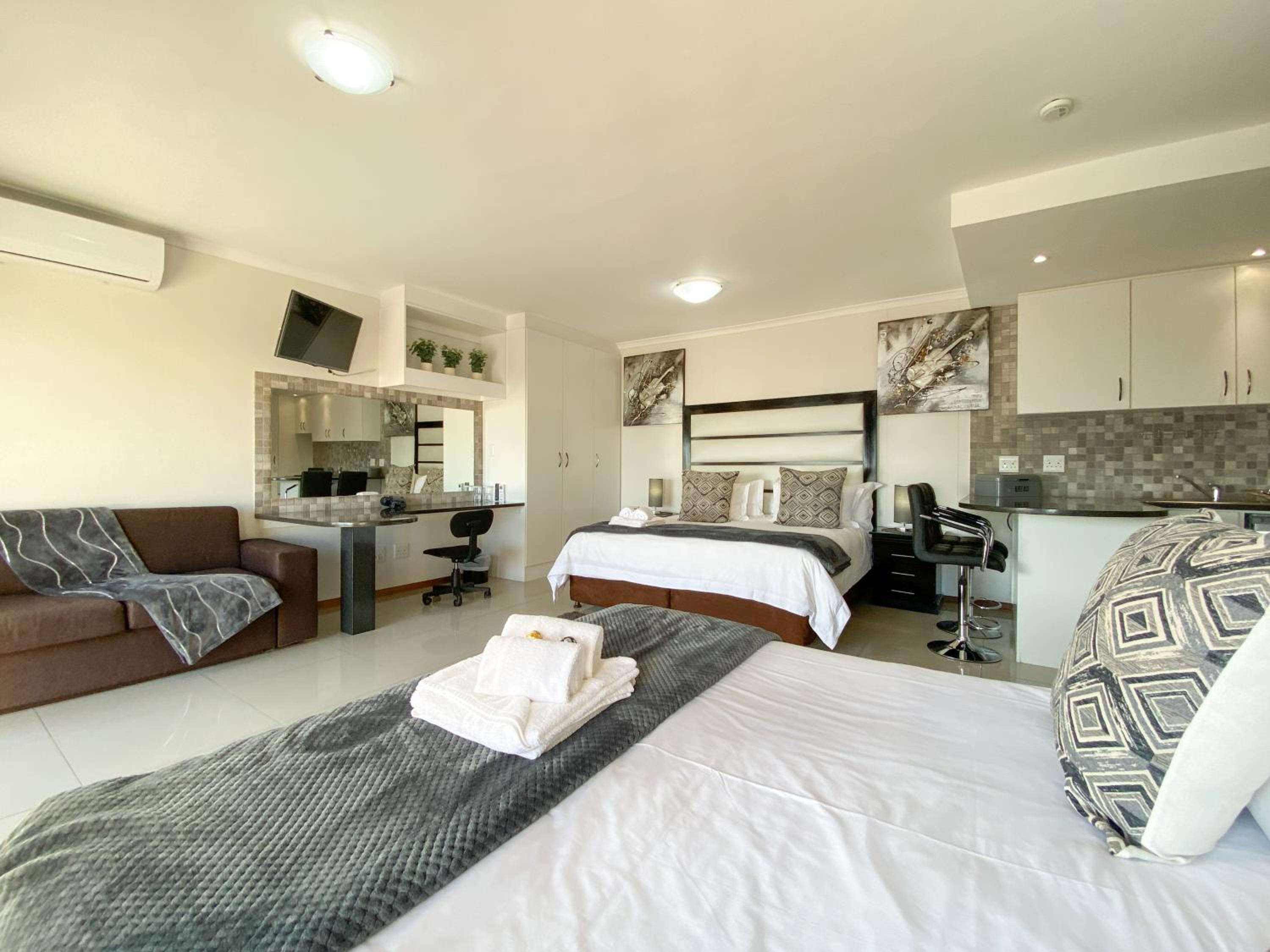 Family Room with Self Catering Facilities - Photo 8