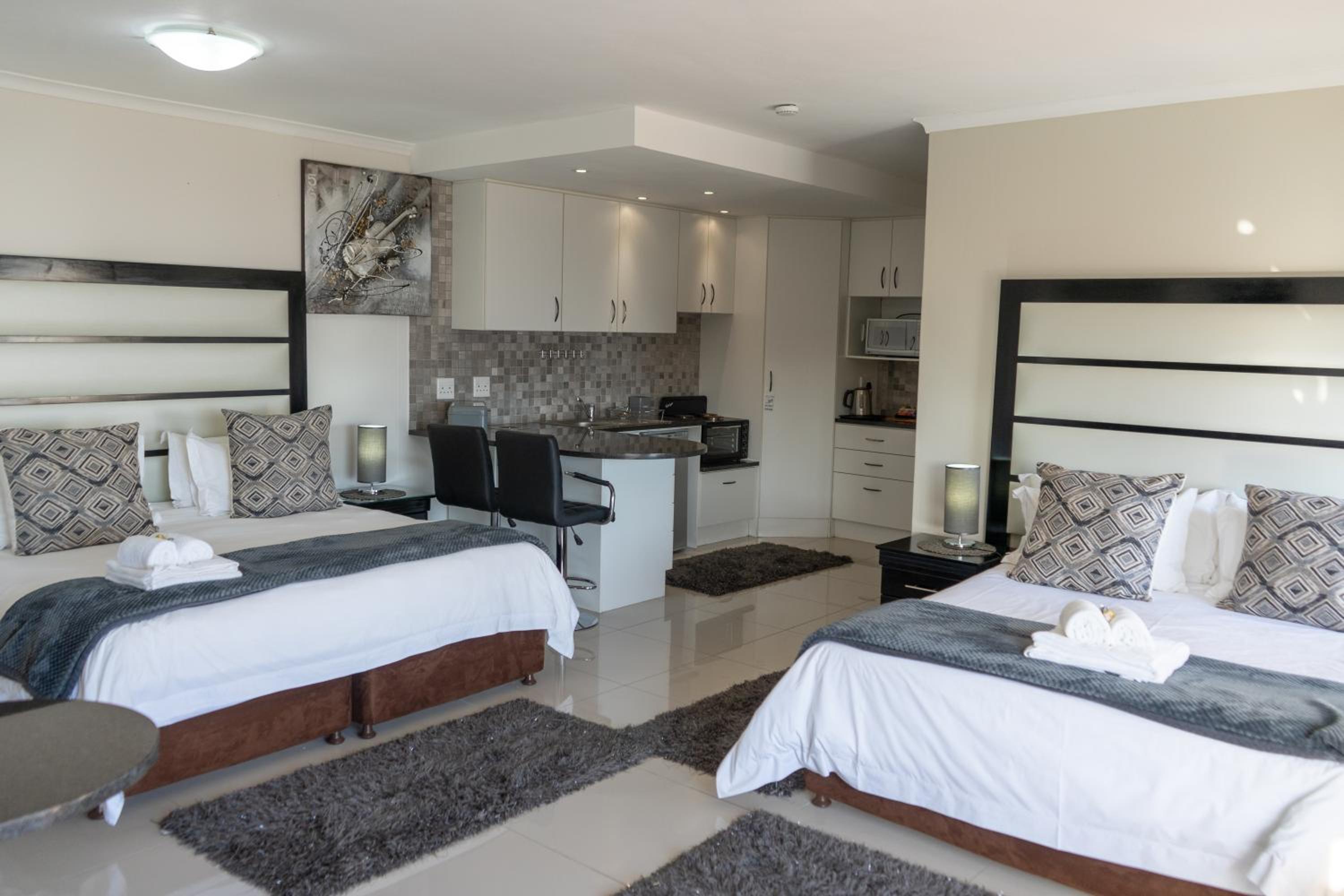 Family Room with Self Catering Facilities - Photo 1
