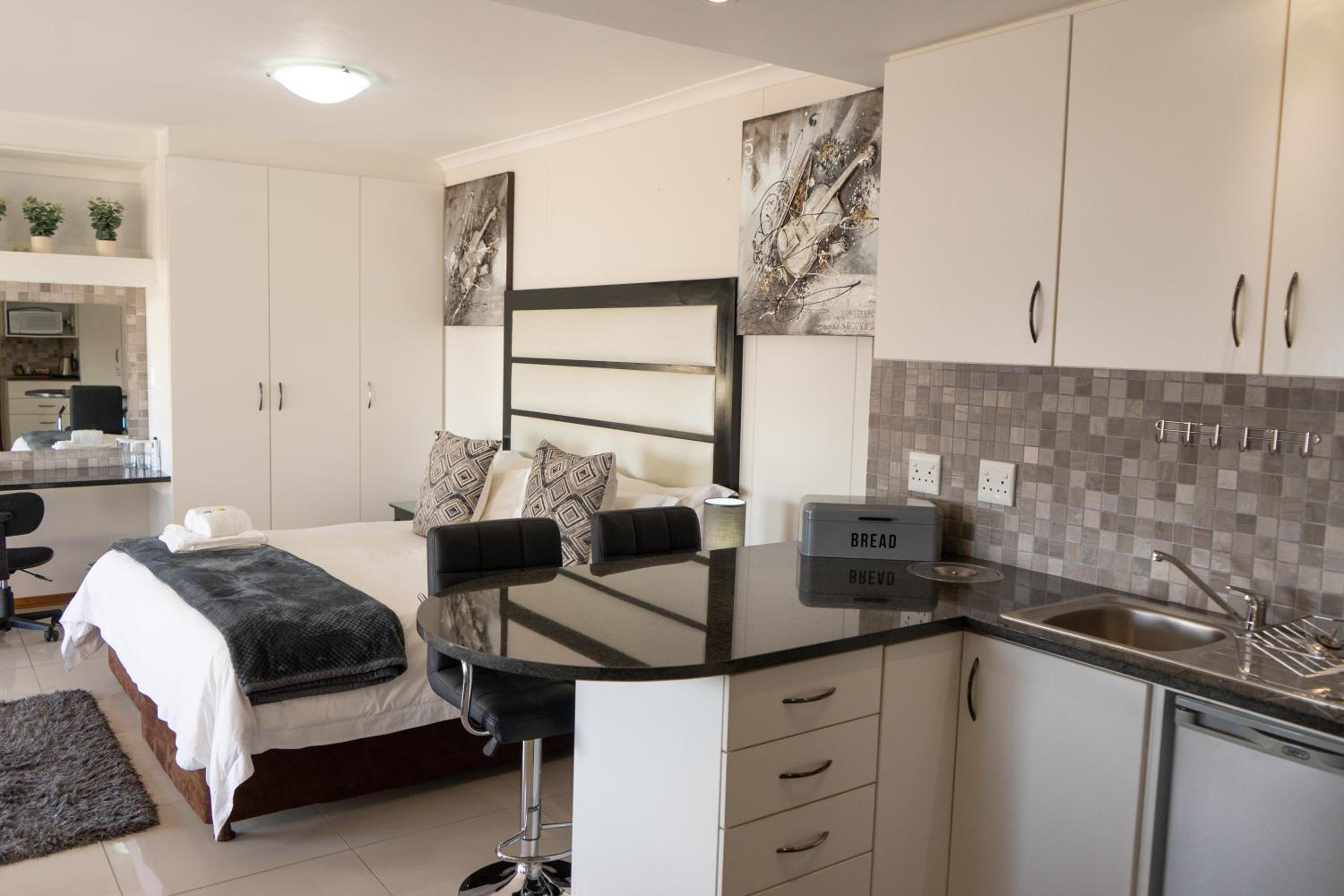 Family Room with Self Catering Facilities - Photo 4