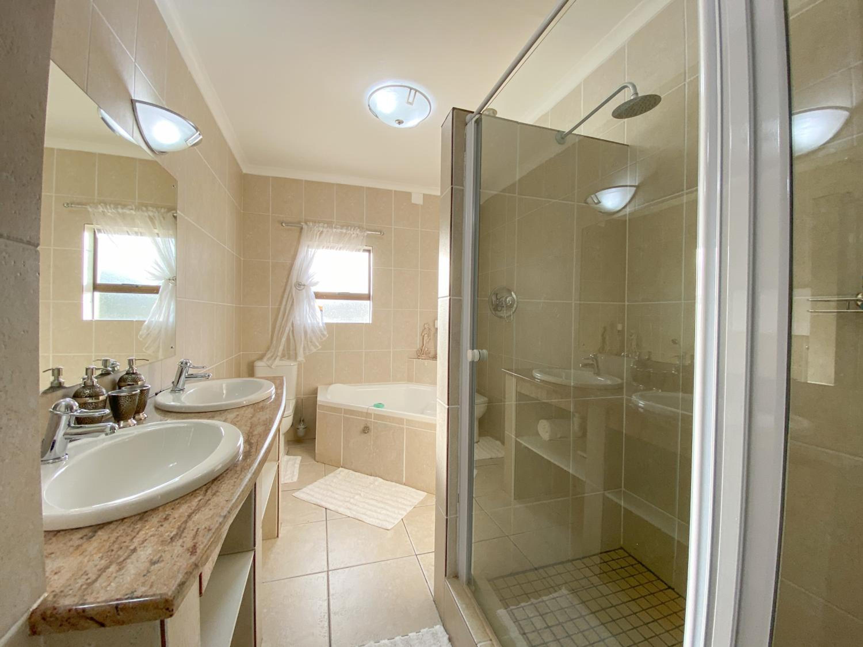 Penthouse Apartment - Photo 4