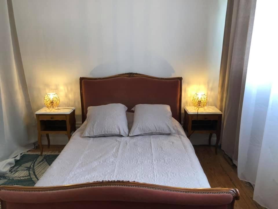 Deluxe Room (2 Adults + 1 Child)