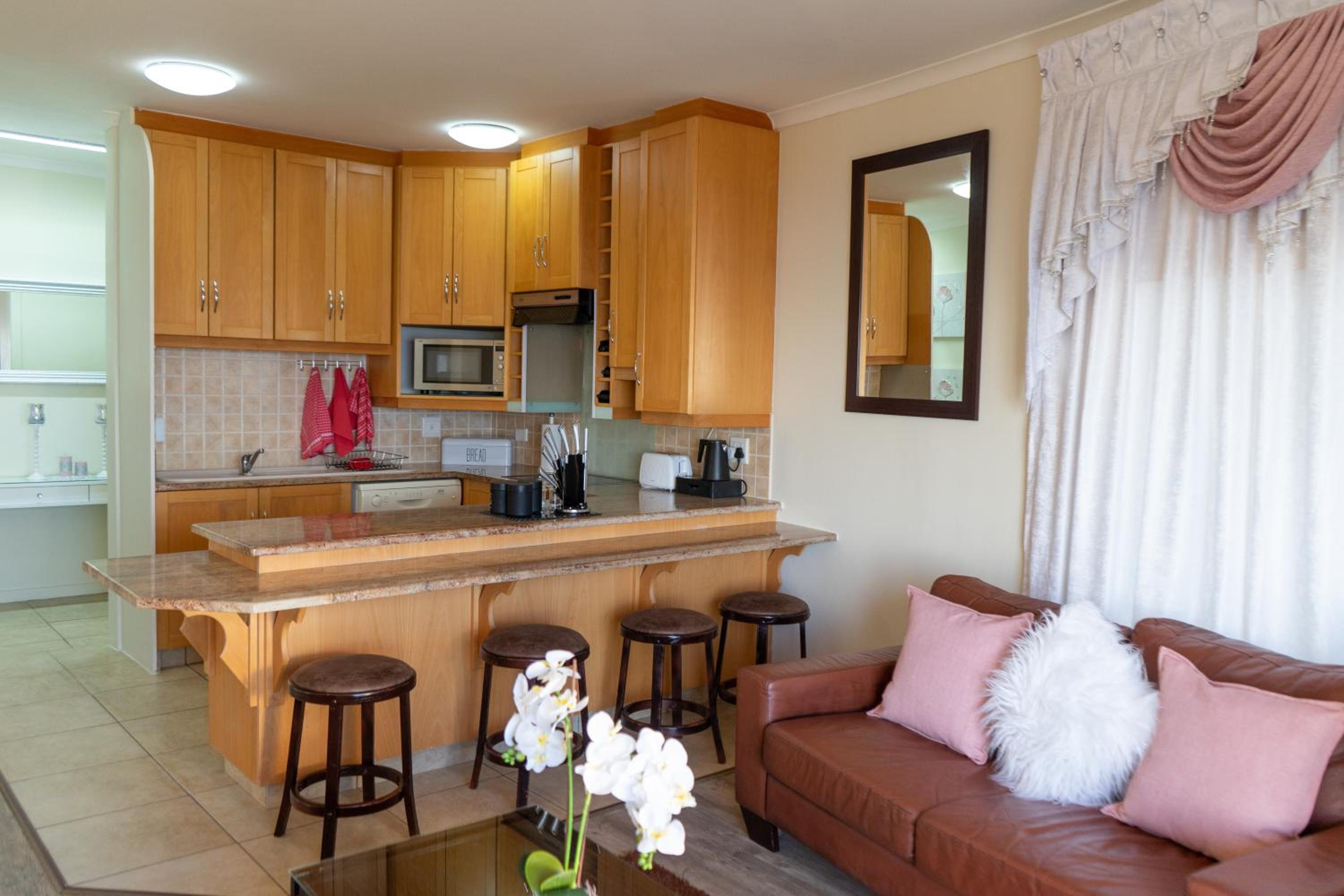 Penthouse Apartment - Photo 2