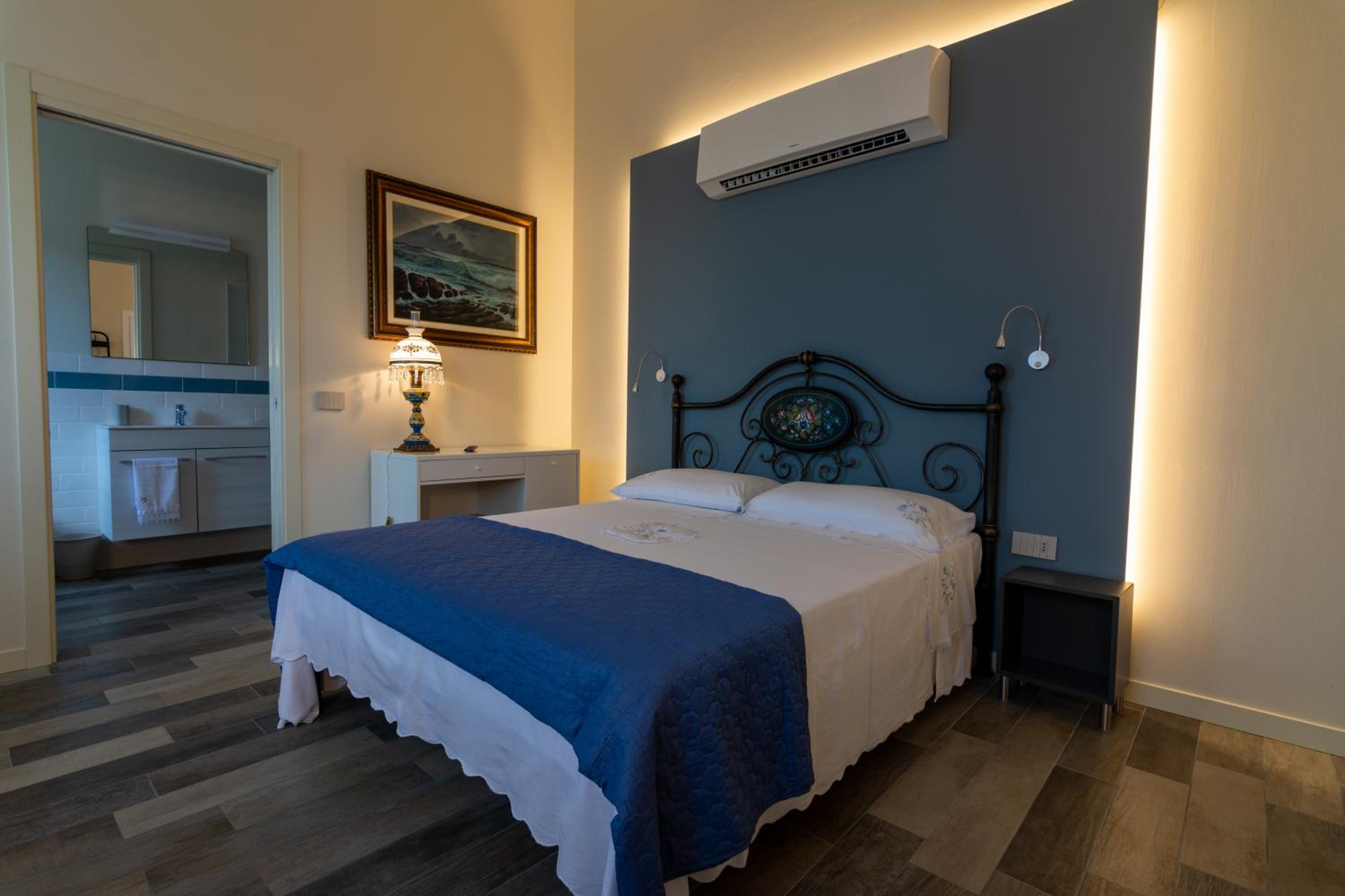 Double Room with Private Bathroom photo 1