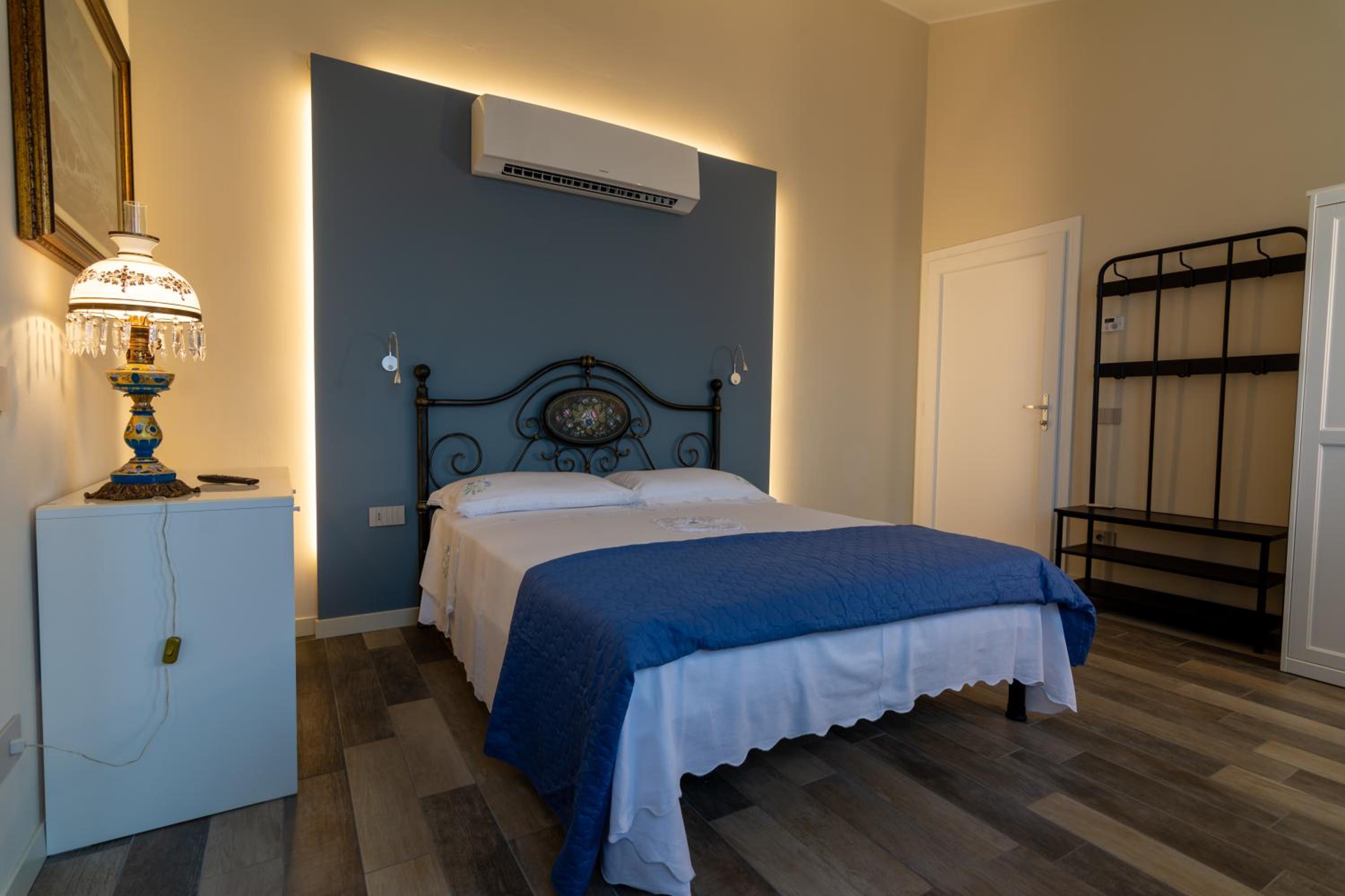 Double Room with Private Bathroom photo 3