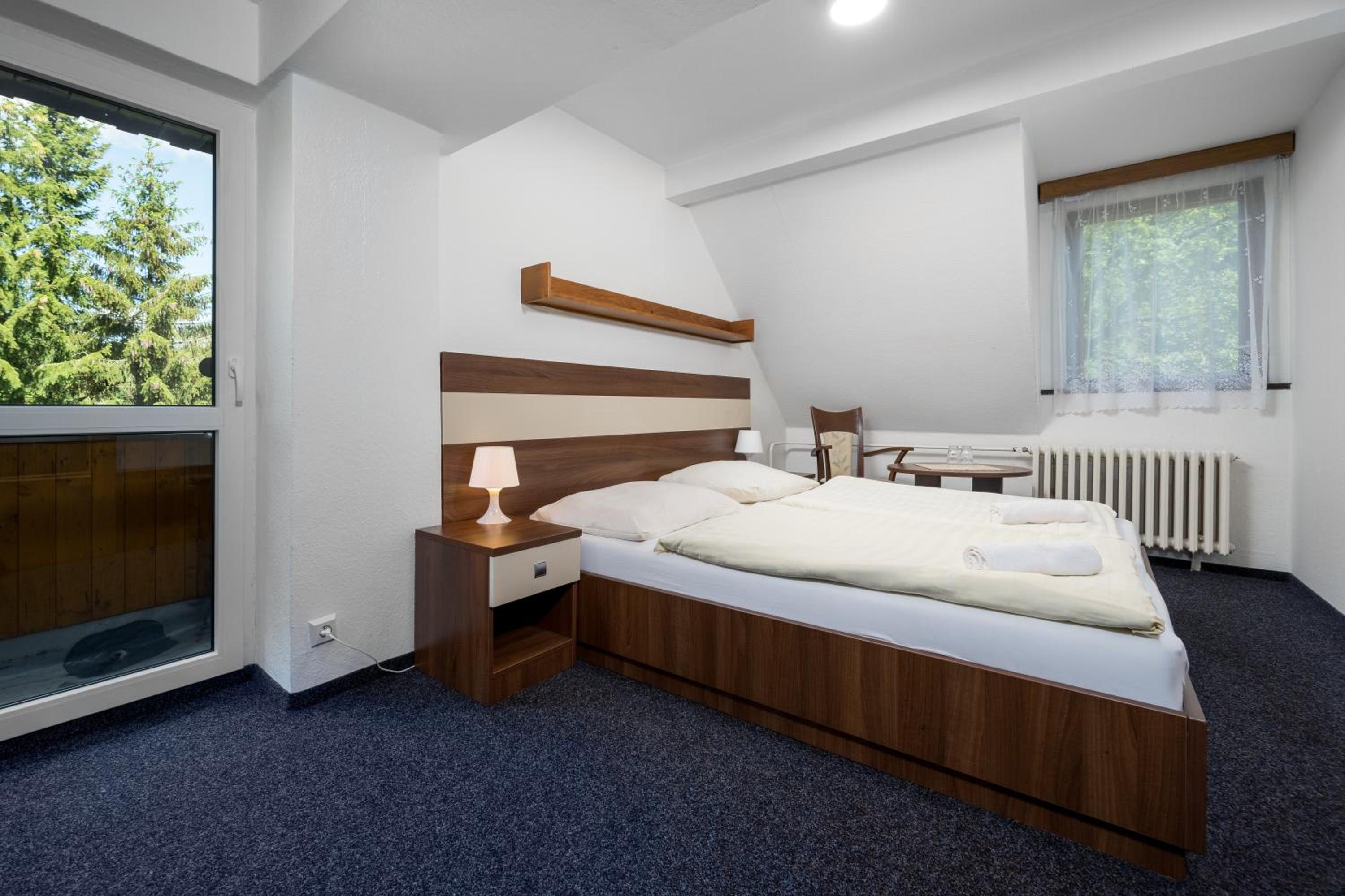 Double Room with Private Bathroom - Photo 5