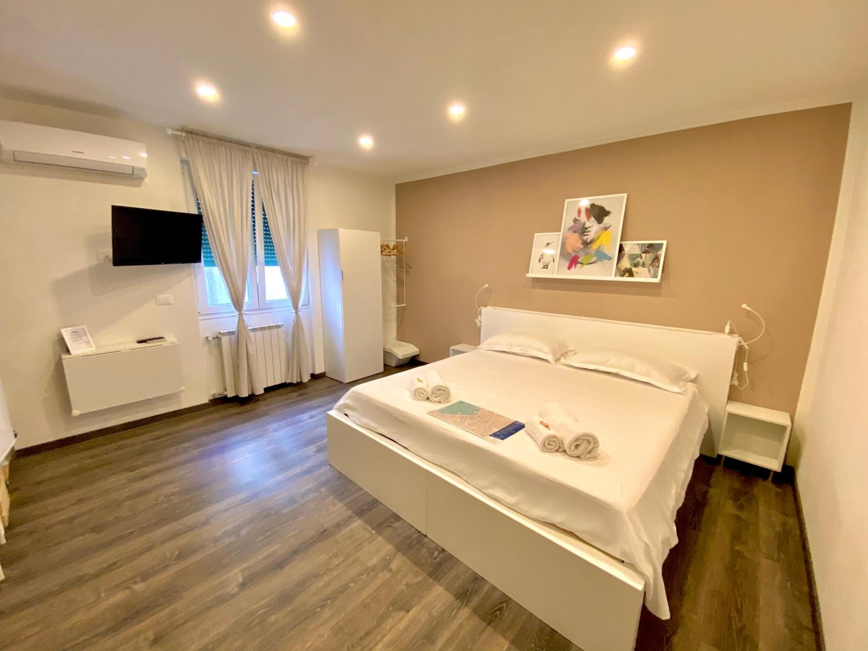 Large Double or Twin Room