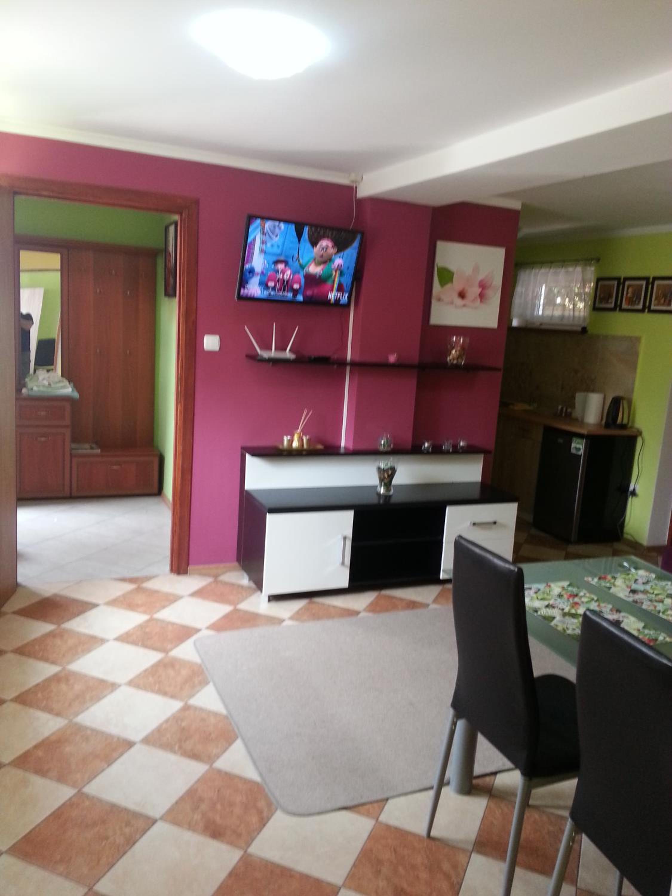 Apartment photo 2