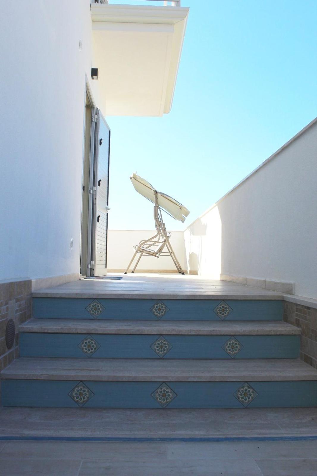 Apartment with Terrace - Photo 7