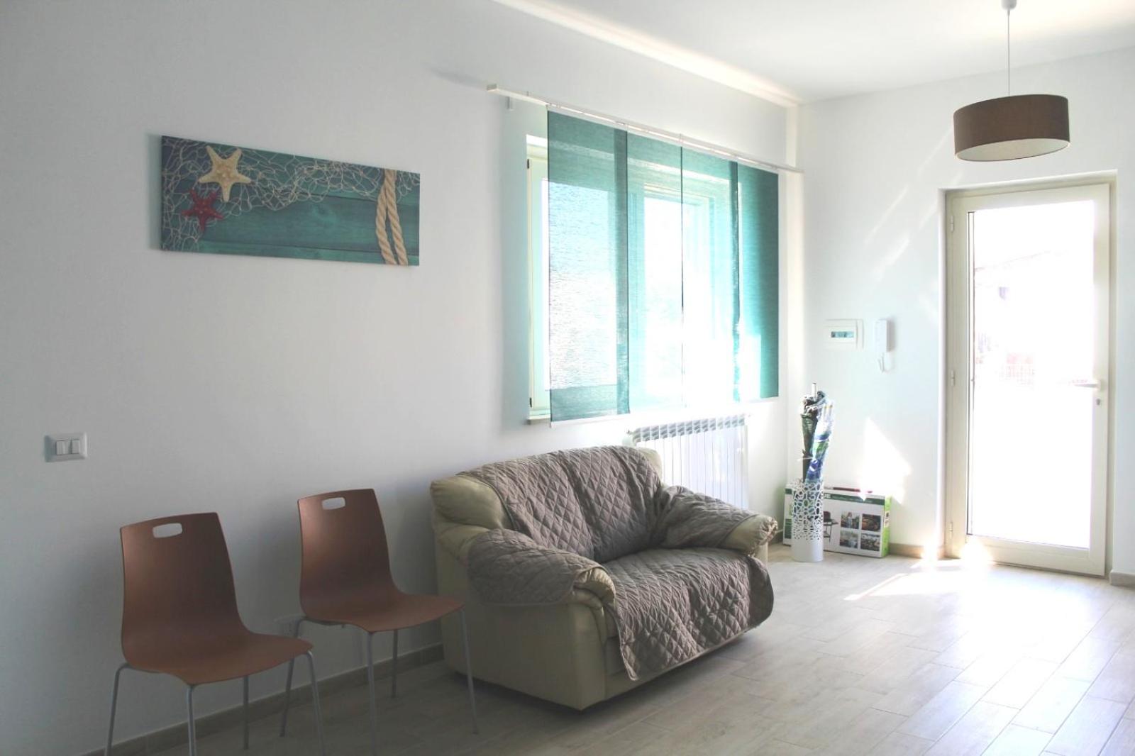 Apartment with Terrace - Photo 14