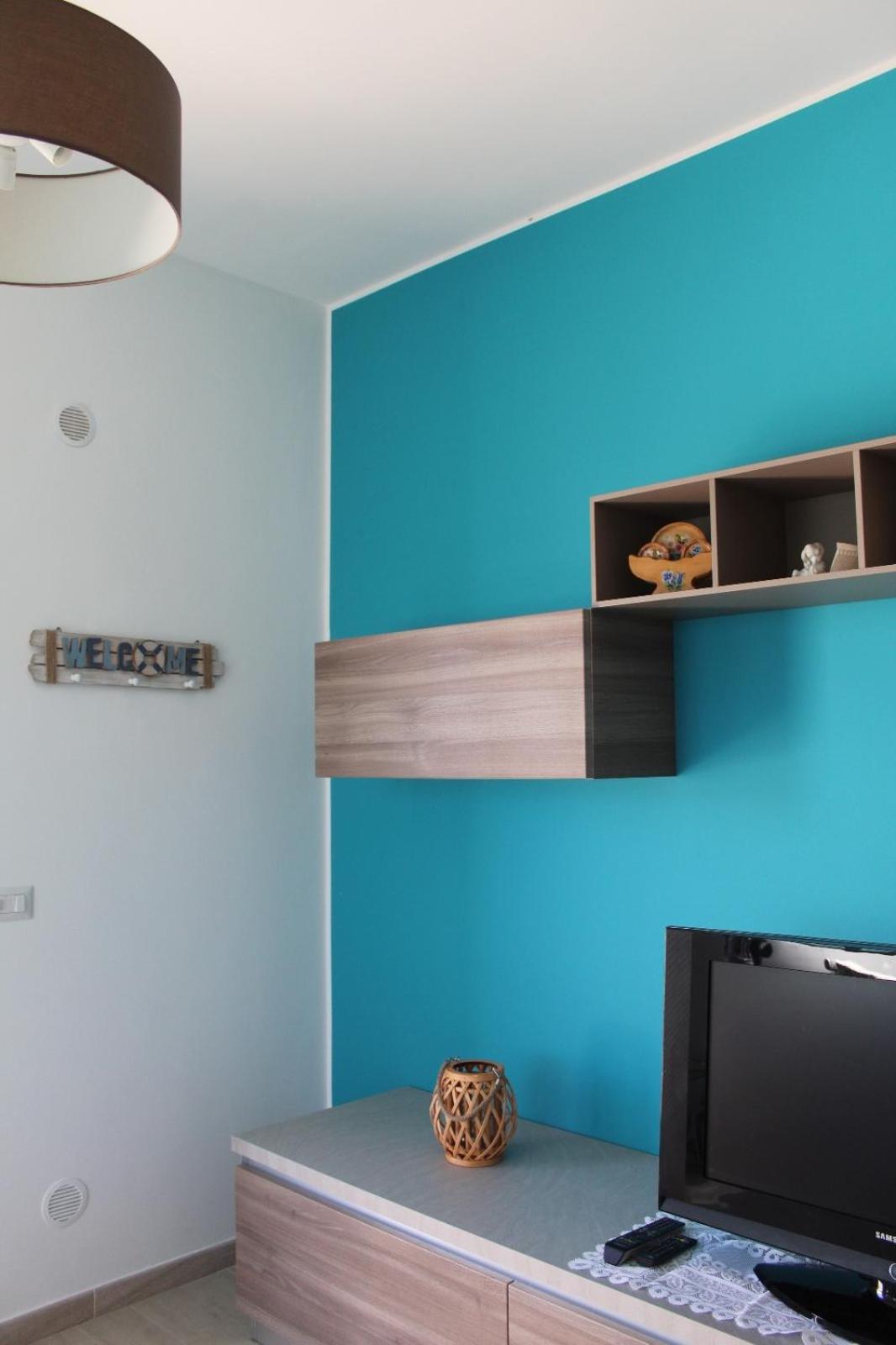 Apartment with Terrace - Photo 2