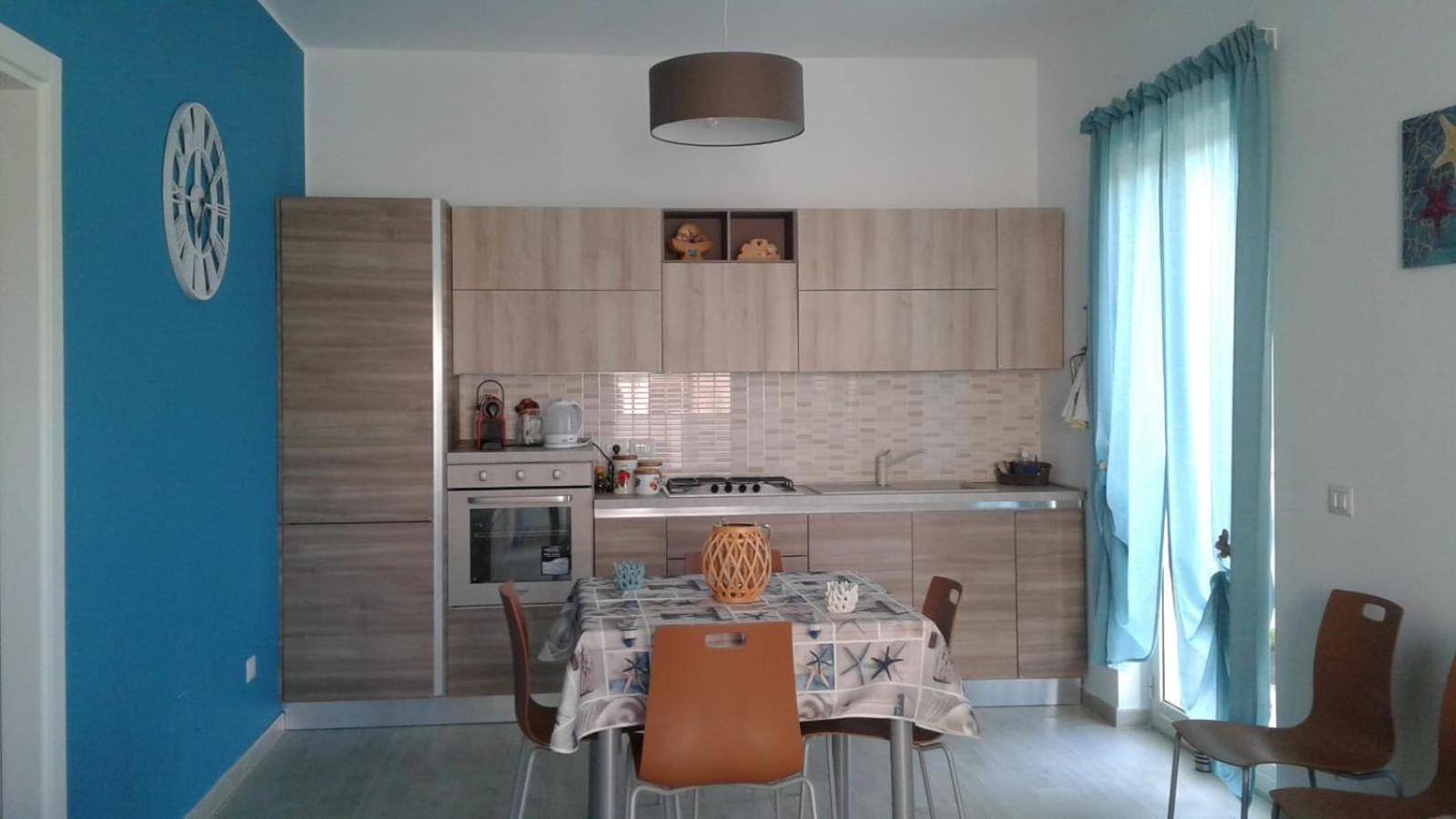 Apartment with Terrace - Photo 15