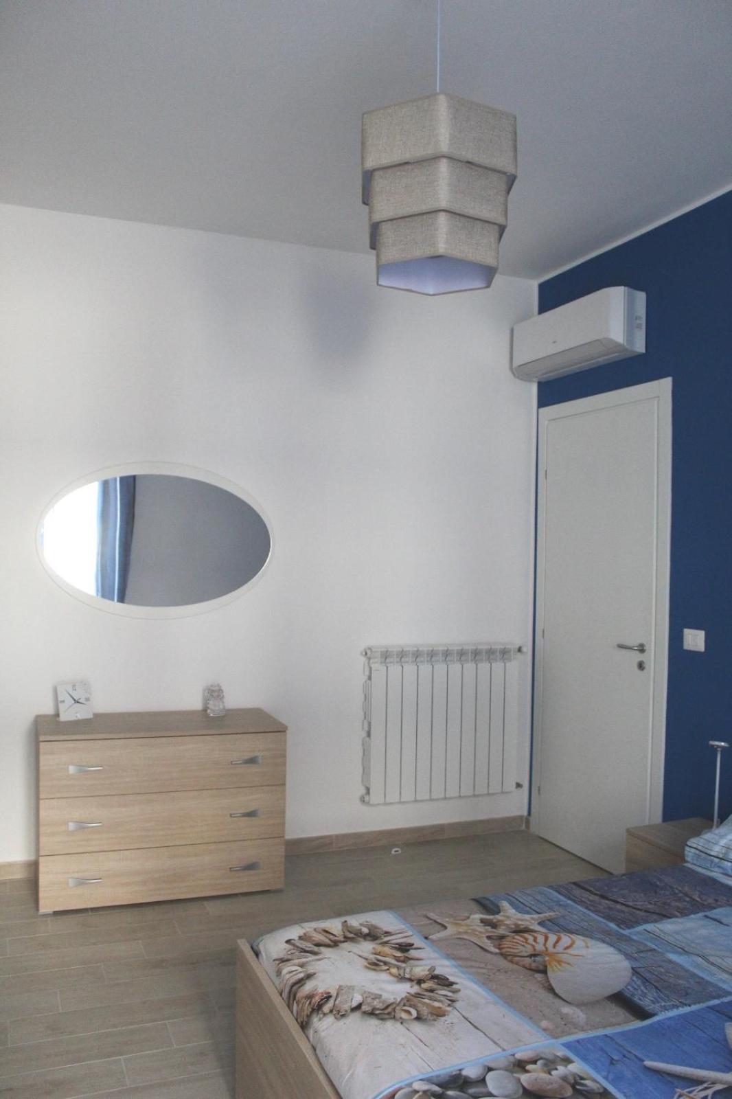 Apartment with Terrace - Photo 17