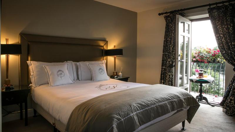 Deluxe Double Room with River View - Photo 1
