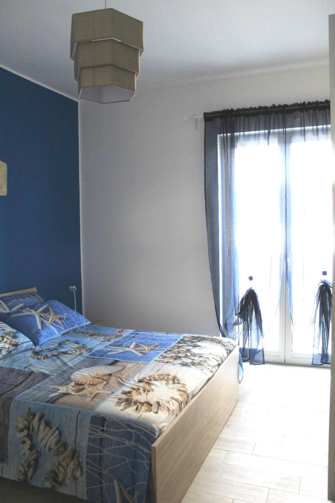 Apartment with Terrace - Photo 4