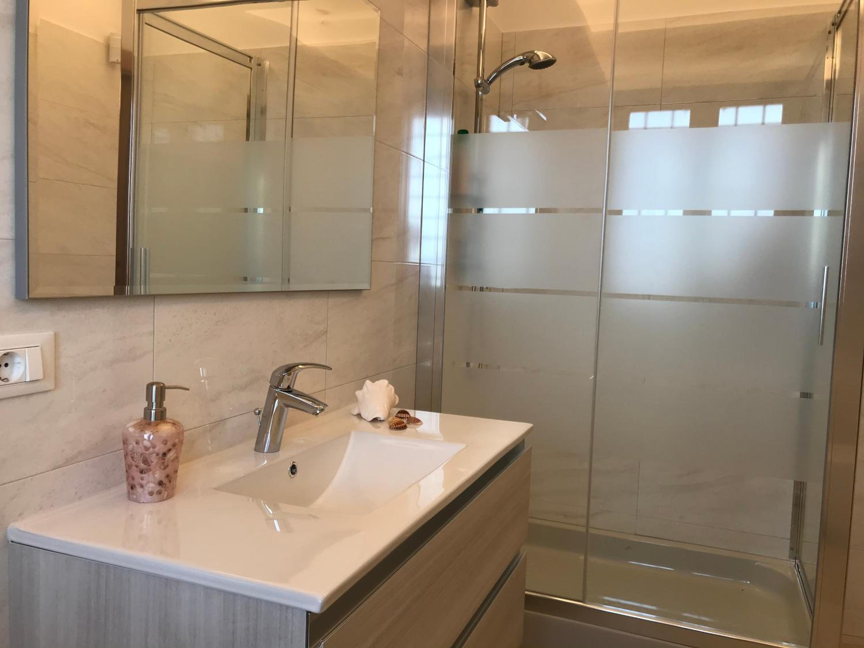 Triple Room - Photo 8