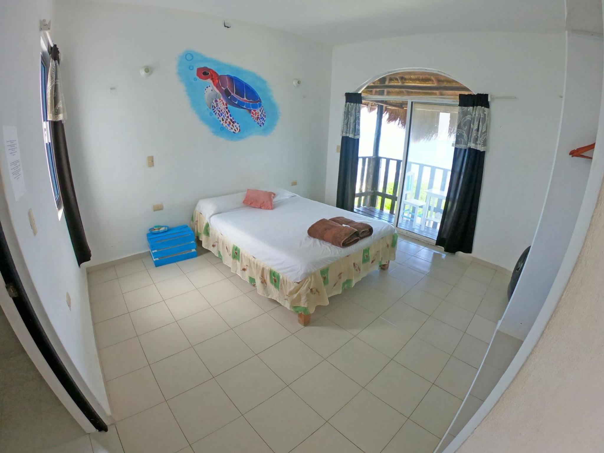 Double Room with Balcony and Sea View - Photo 10
