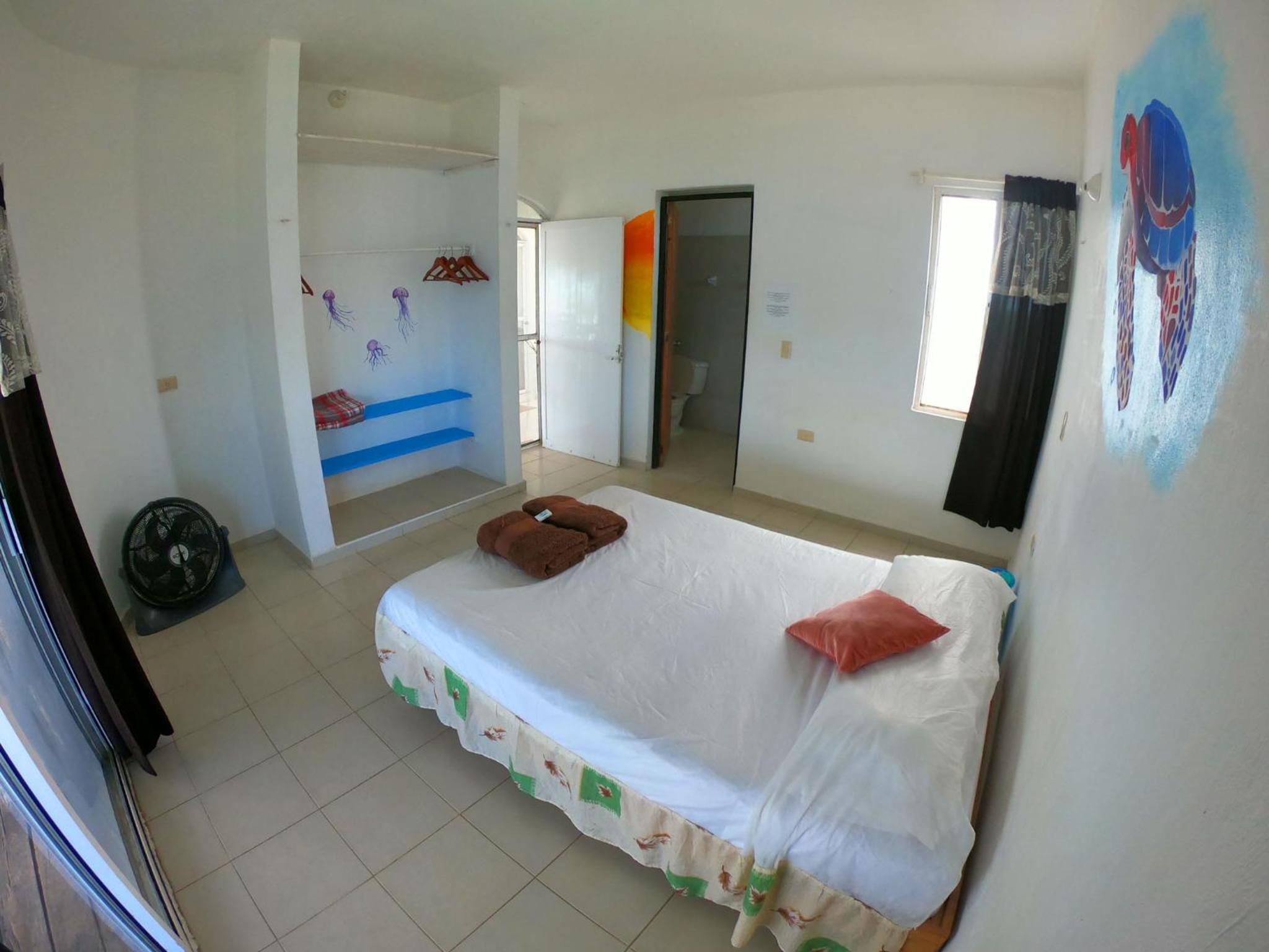 Double Room with Balcony and Sea View - Photo 8