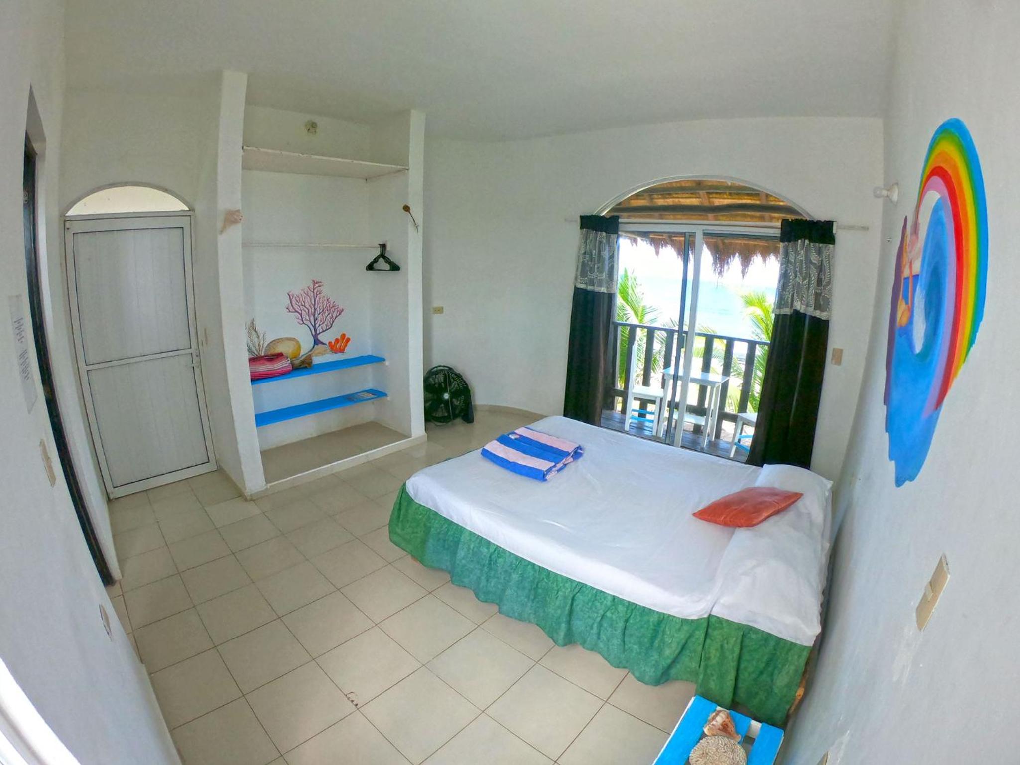 Double Room with Balcony and Sea View - Photo 1