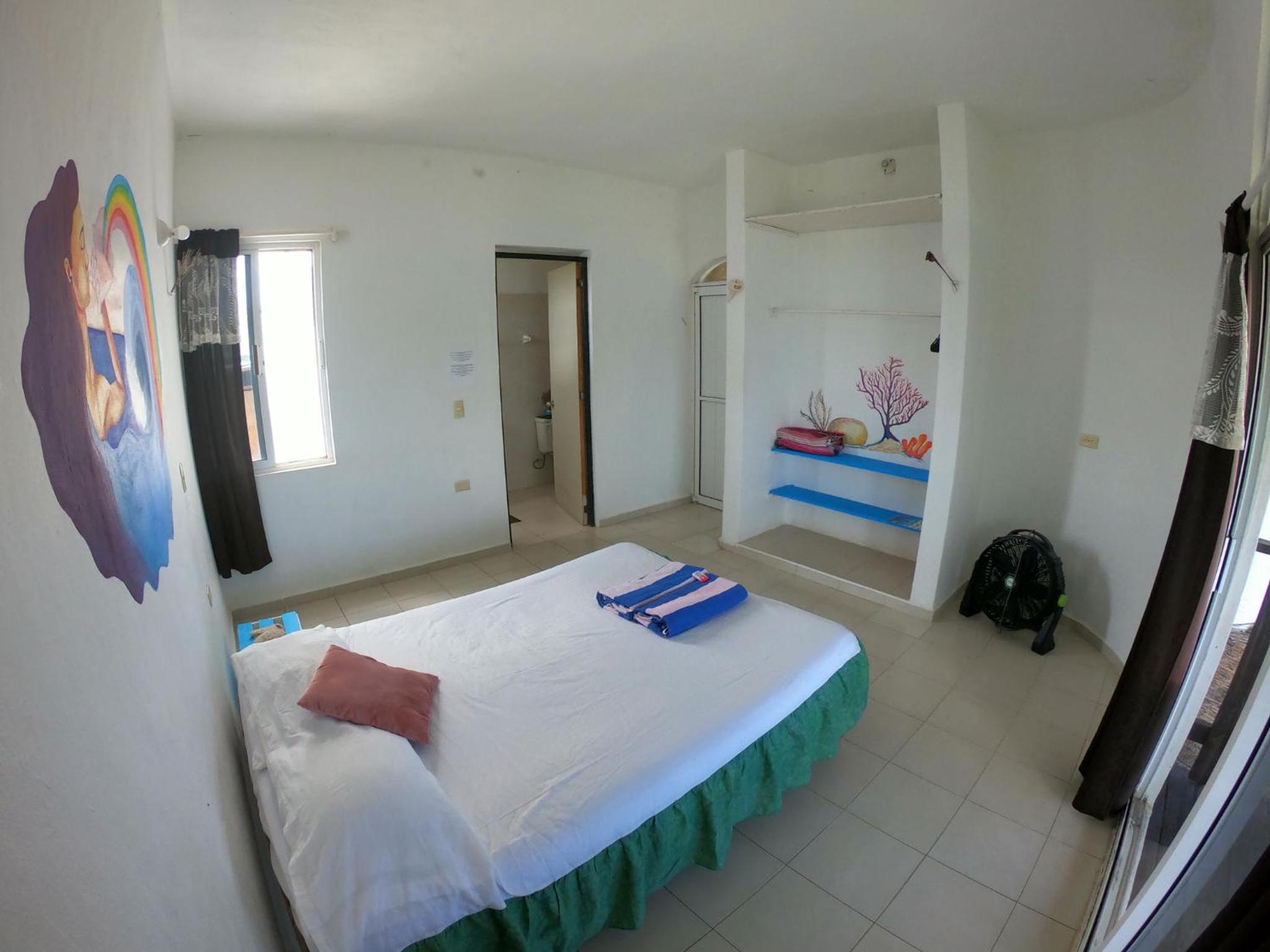 Double Room with Balcony and Sea View - Photo 3