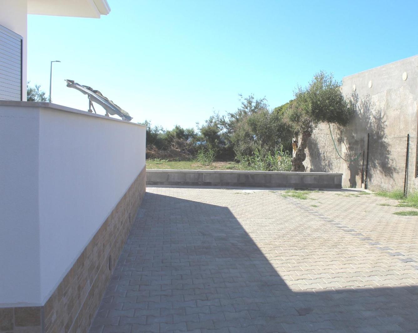 Apartment with Terrace - Photo 10