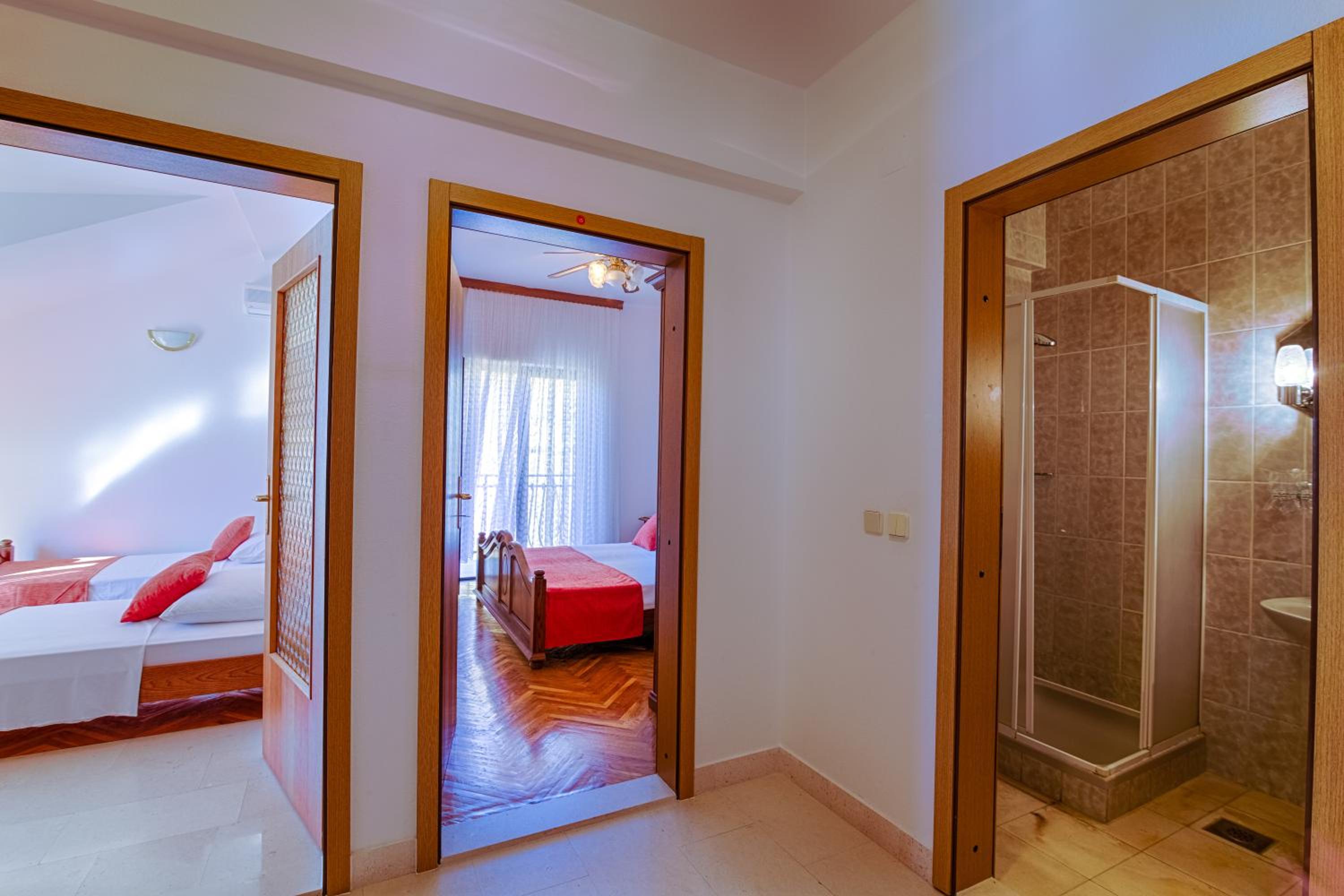 Family Room with Sea View photo 3