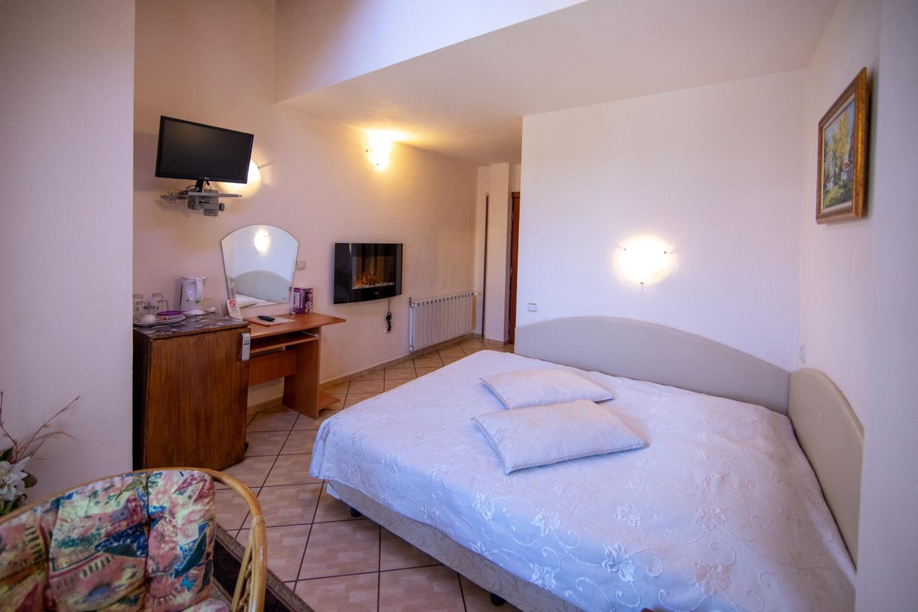 Deluxe Double Room photo 3