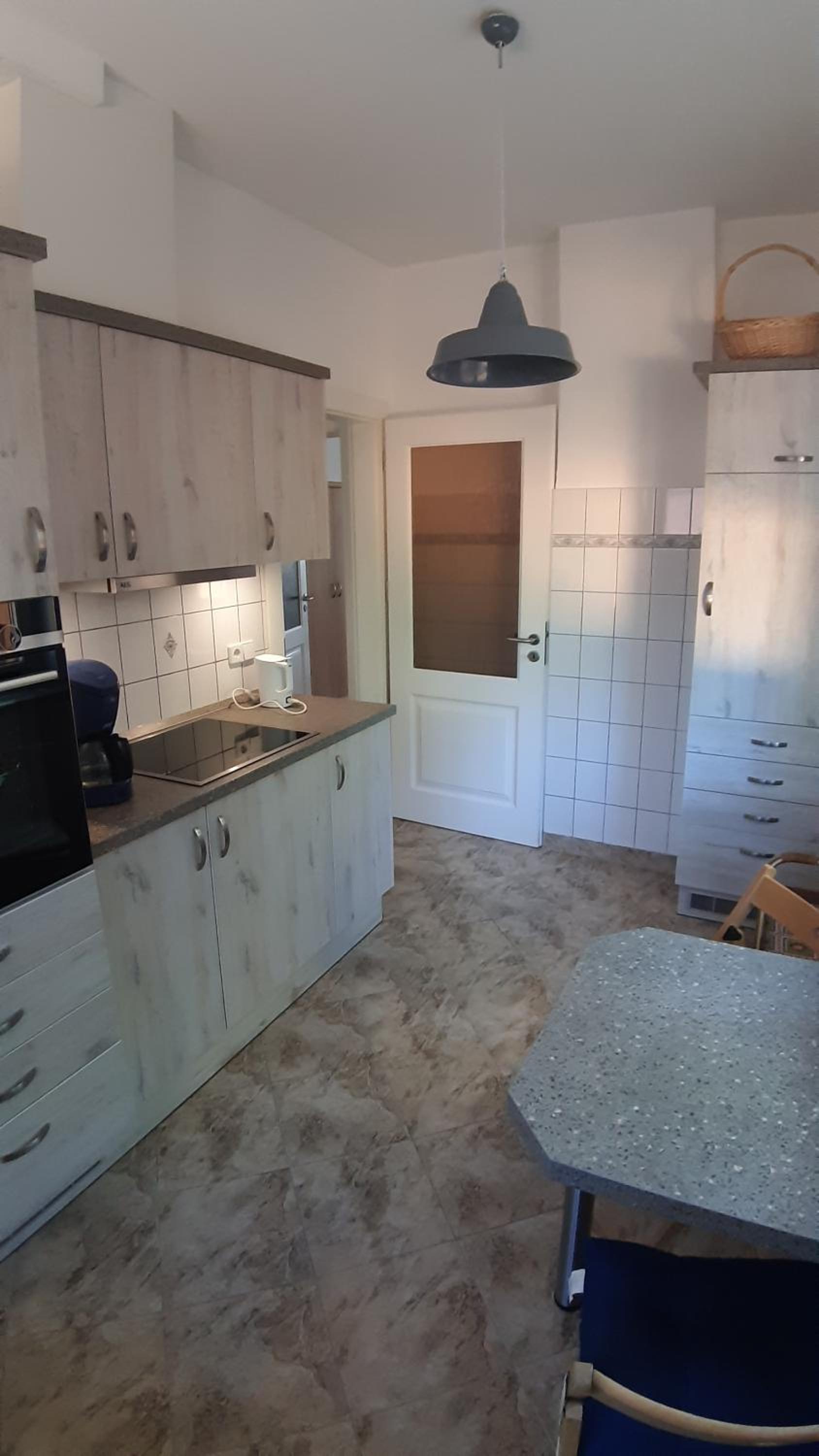 One-Bedroom Apartment - Photo 11