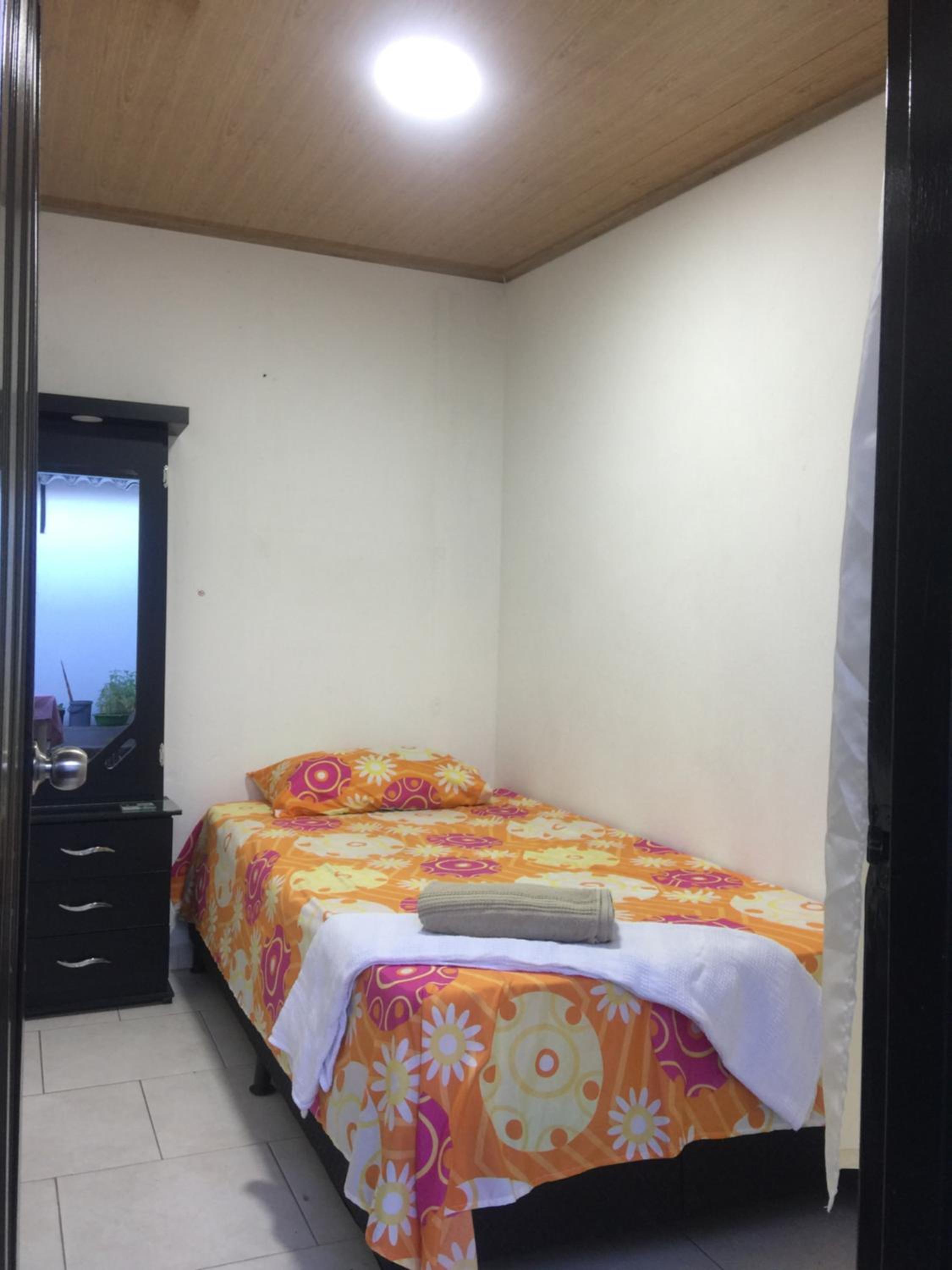 Small Single Room photo 1