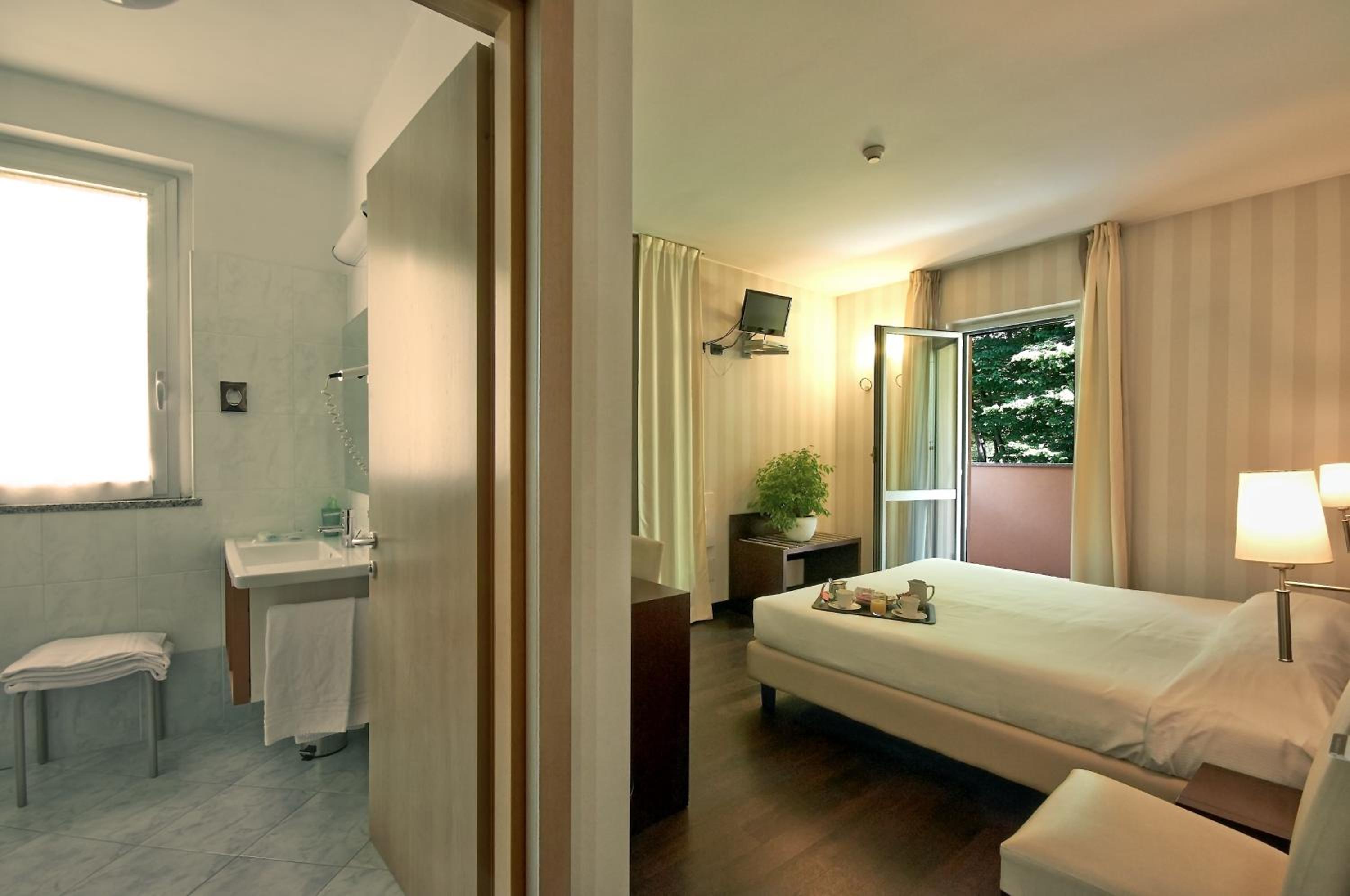 Double Room - Photo 4